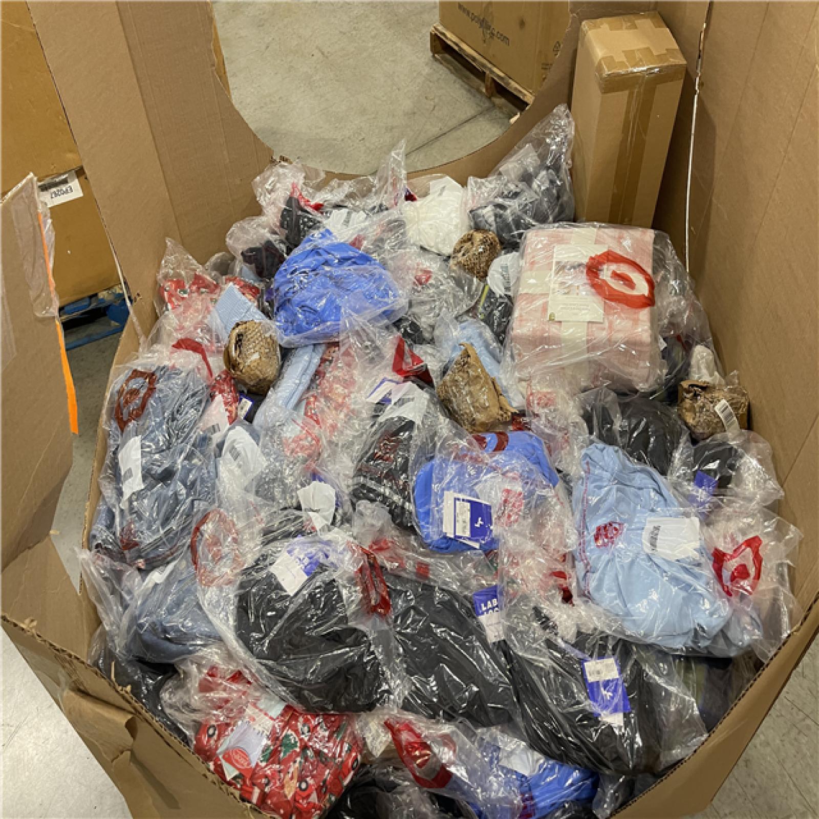 DALLAS LOCATION- NEW!- BULLSEYE MIXED PALLET