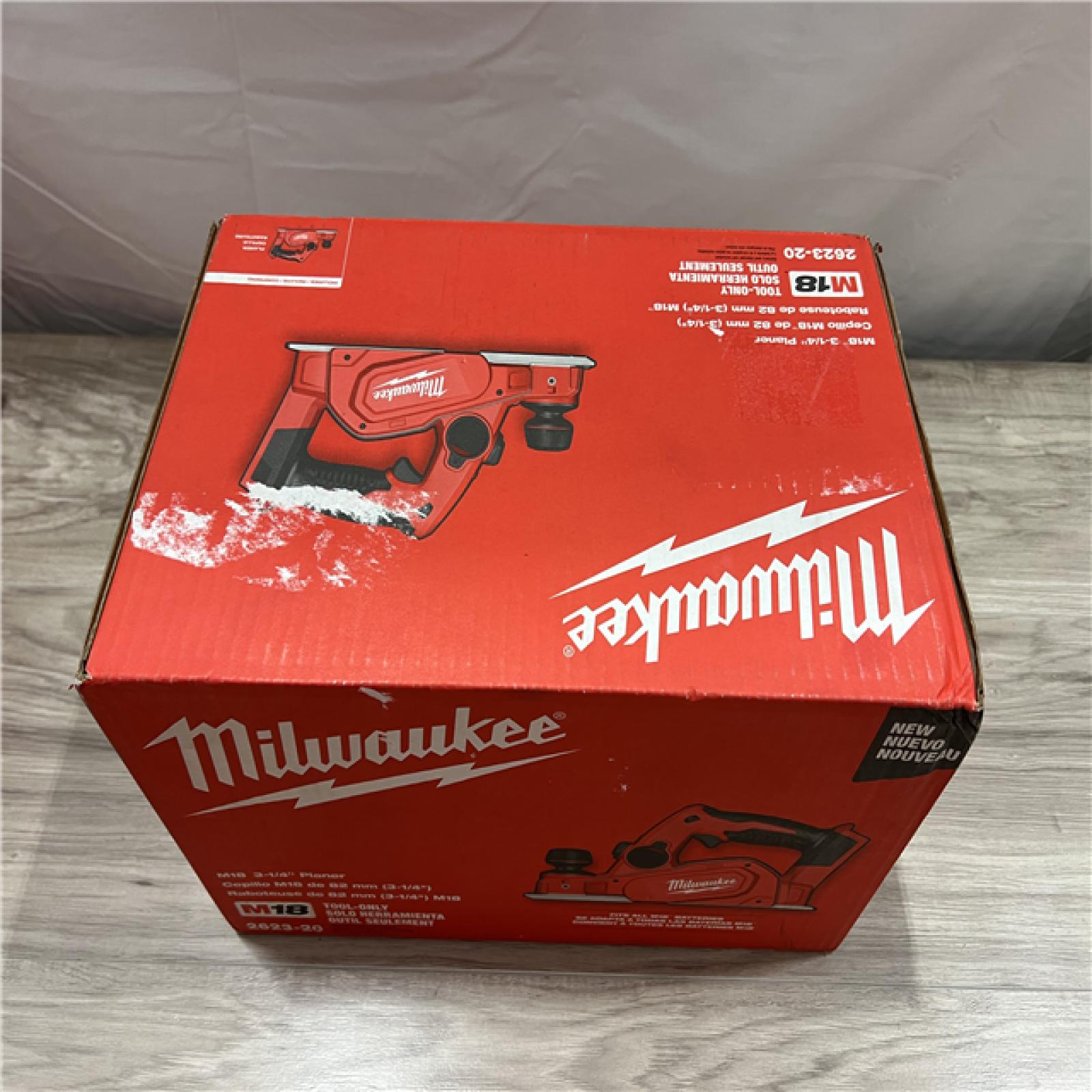 NEW Milwaukee M18 18-Volt Lithium-Ion Cordless 3-1/4 in. Planer (Tool-Only)