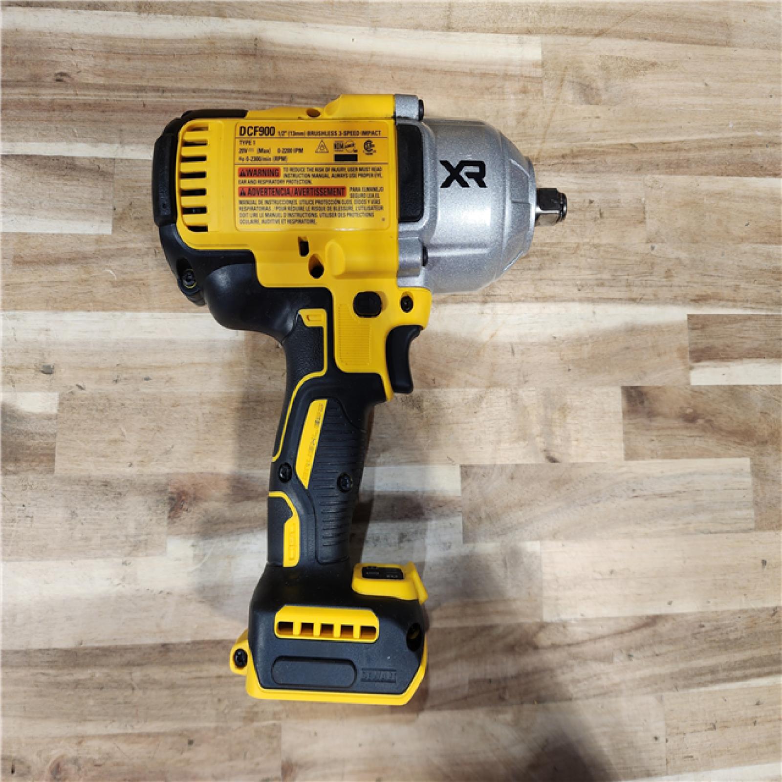 HOUSTON LOCATION - AS-IS DEWALT 20V MAX* XR 1/2 High Torque Impact Wrench W/ BATTERY & CHARGER