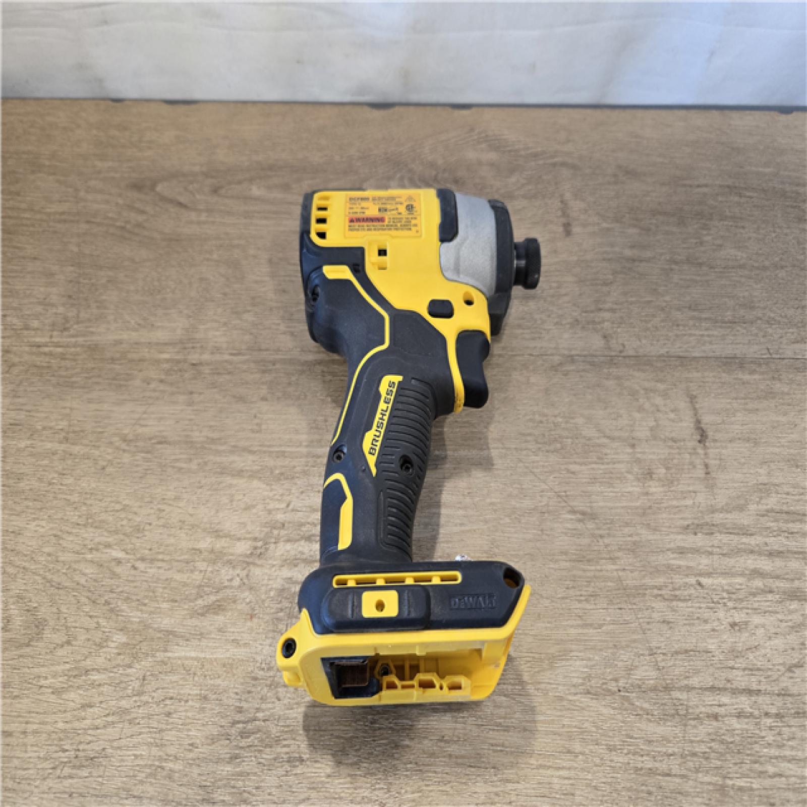 AS-IS DEWALT Atomic 20V Max Cordless Compact 1/4 in. Impact Driver Kit