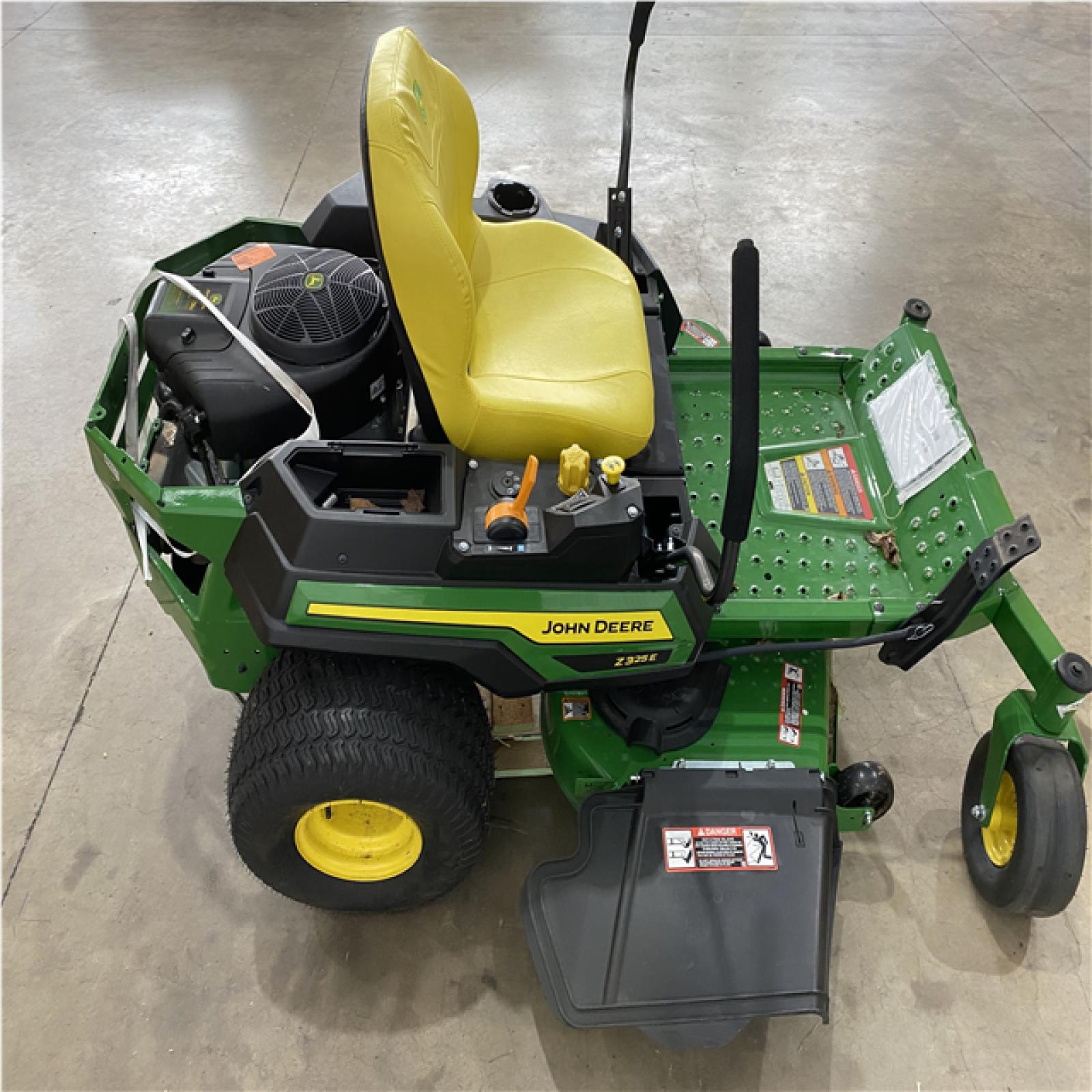 Houston Location - AS-IS Outdoor Power Equipment JOHN DEERE Z 325 E SIT DOWN MOWER