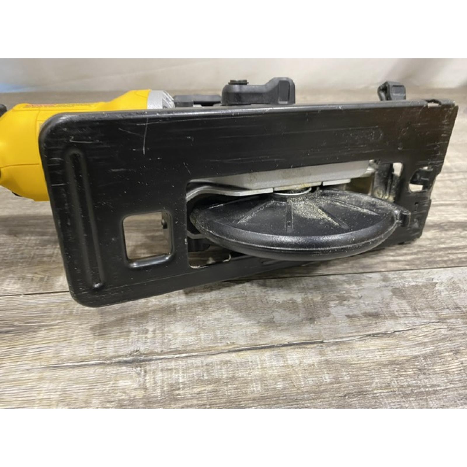 AS-IS DEWALT ATOMIC 20V MAX Cordless Brushless 4-1/2 in. Circular Saw (Tool Only)