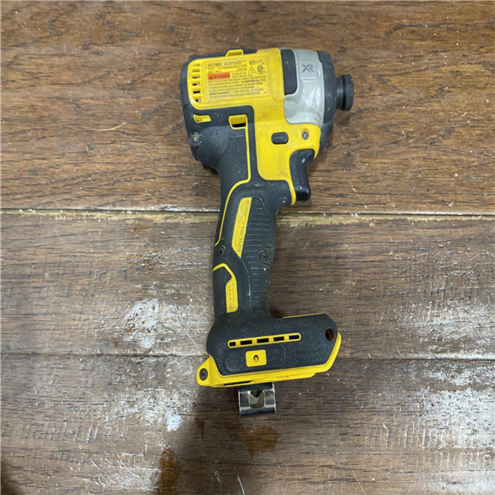 AS-IS DEWALT ATOMIC 20V MAX* Brushless Cordless Compact 1/4 in. Impact Driver Kit