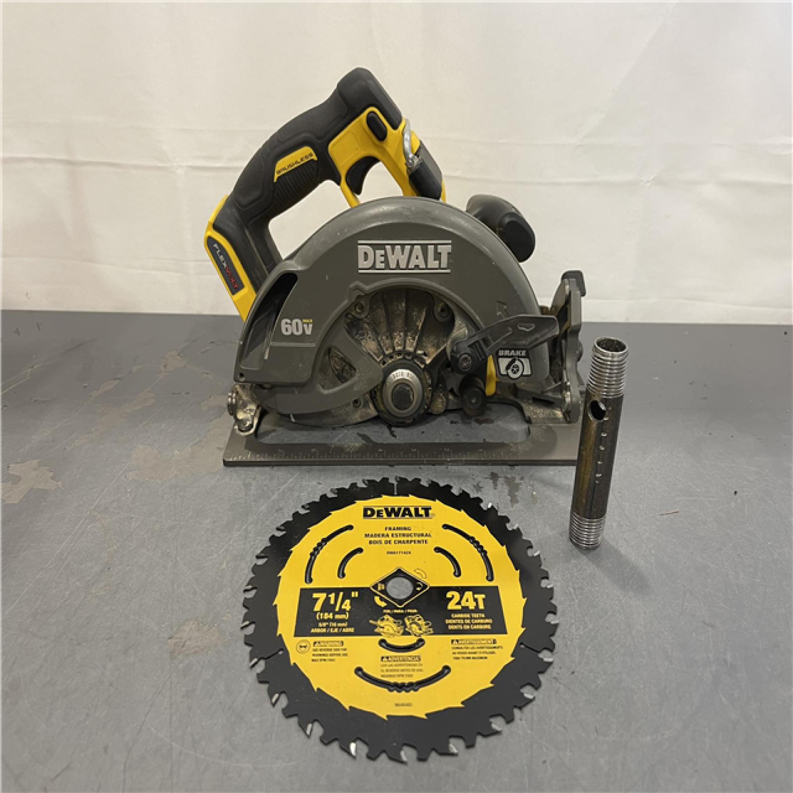 AS-IS - DeWALT Flexvolt Max 7-1/4 60V Brushless Circular Saw