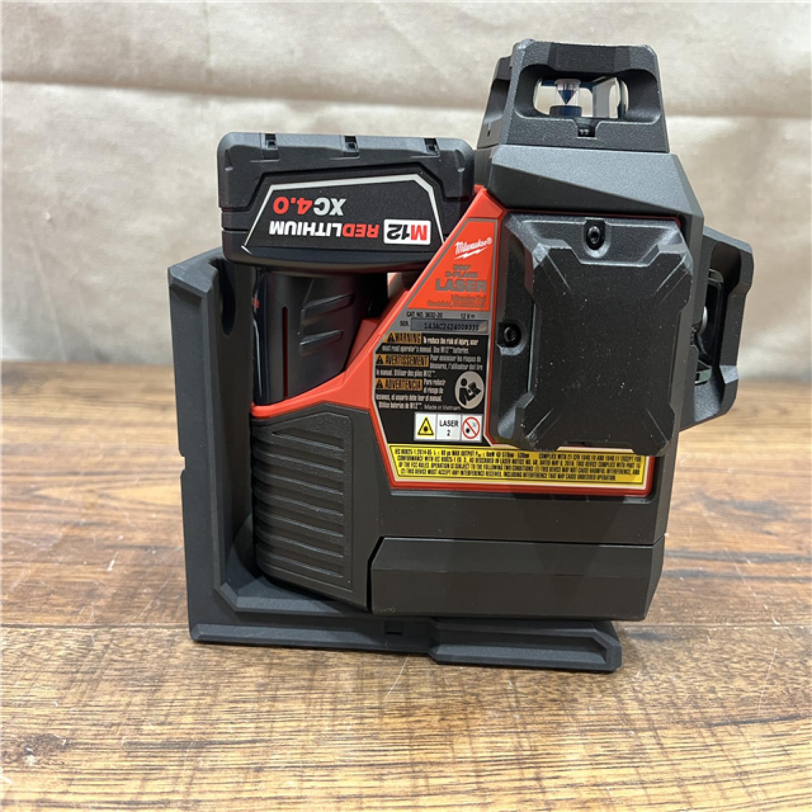 AS-IS  Milwaukee-3632-21 M12 Green Beam Laser 360Â° 3-Plane Kit