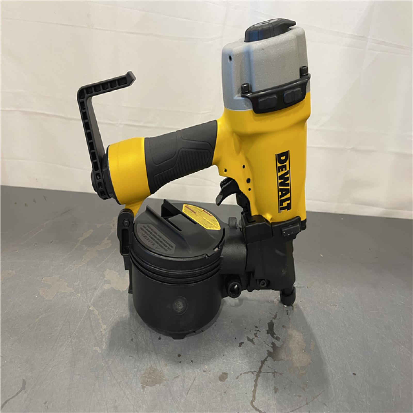 AS-IS- DEWALT Pneumatic 15-Degree Coil Corded Siding Nailer