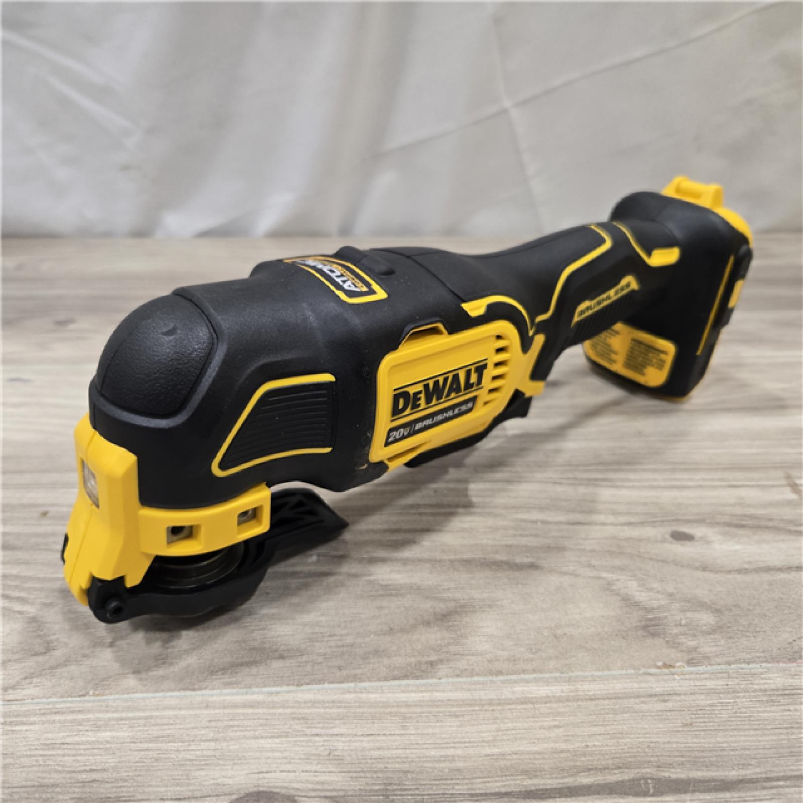 AS-IS DEWALT ATOMIC 20V MAX Cordless Oscillating Multi Tool (Tool Only)