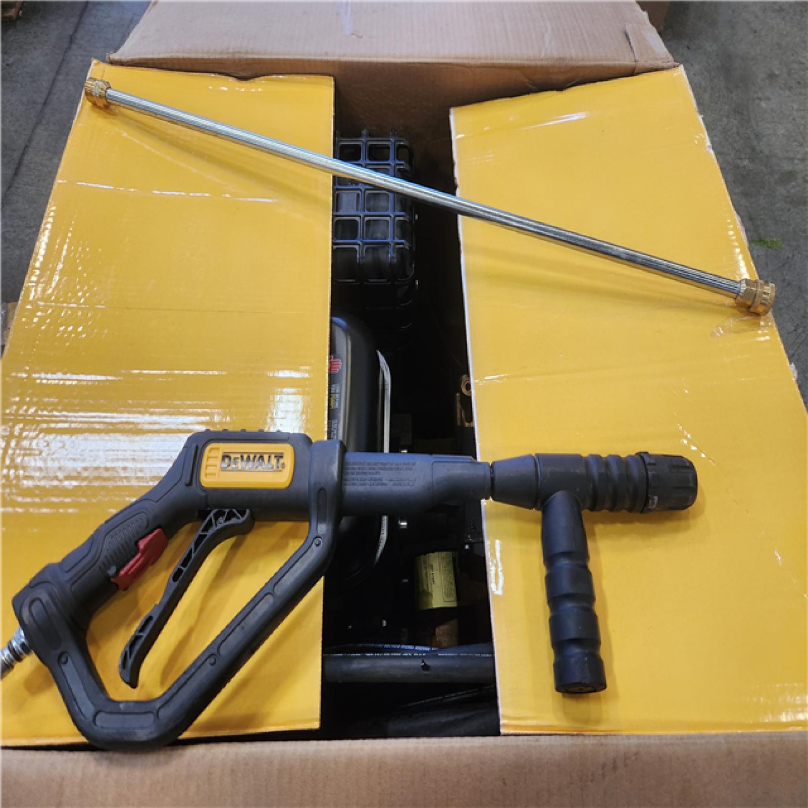 Phoenix DEWALT 4400 PSI 4.0 GPM Gas Pressure Washer with 420cc Engine  Triplex Pump  Commercial Cold Water Power Washer