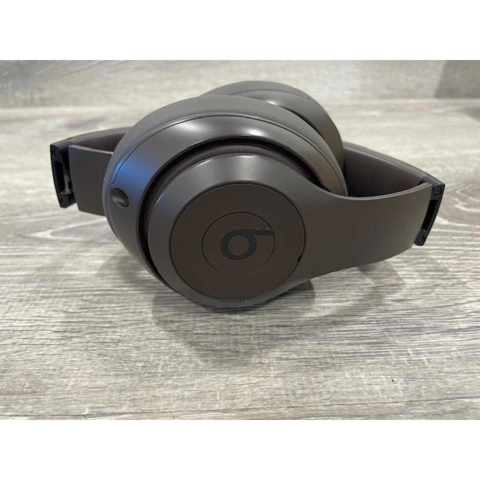 AS-IS Beats Studio Pro Wireless - Brown