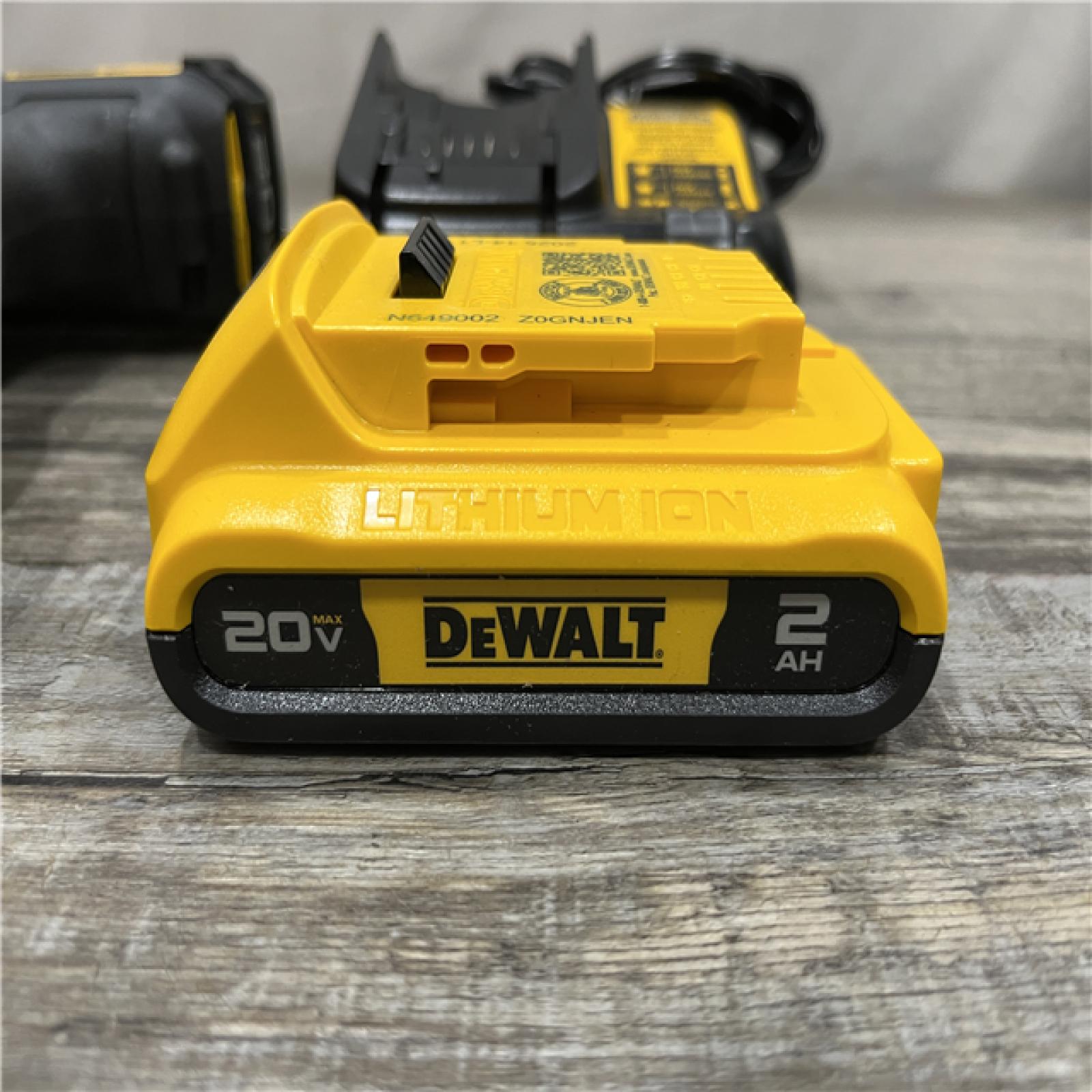 AS-IS DEWALT 20V MAX Cordless Pruner Kit