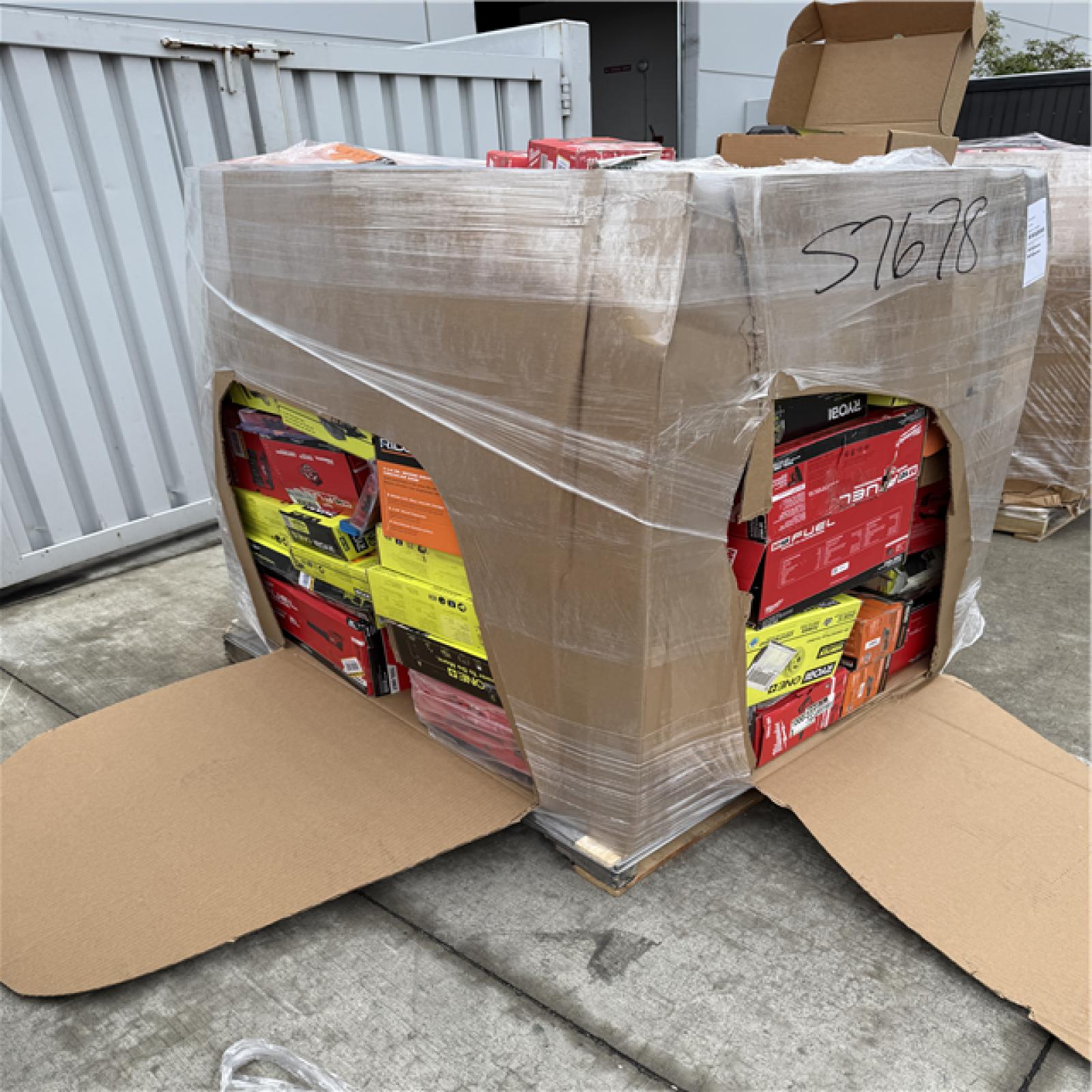 California AS-IS POWER TOOLS Partial Lot (3 Pallets) P-R057678