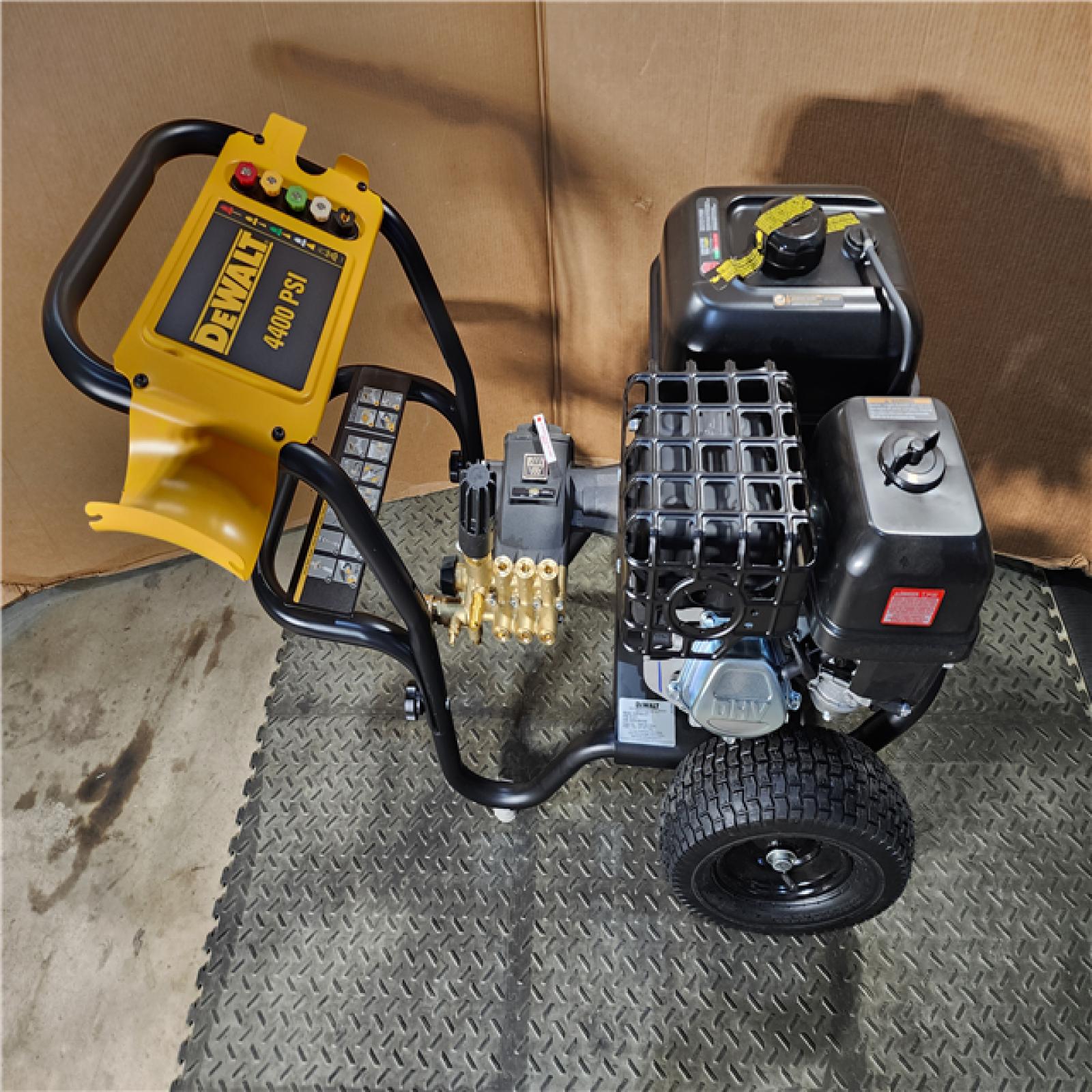 HOUSTON LOCATION - AS-IS (APPEARS LIKE NEW) DEWALT 4400 PSI 4.0 GPM Cold Water Gas Pressure Washer