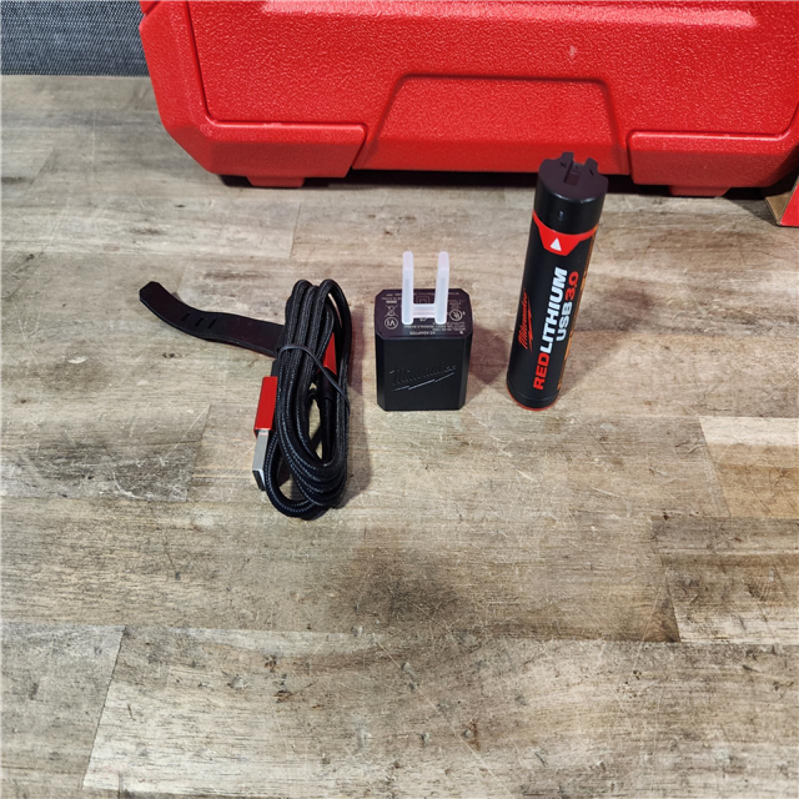 HOUSTON LOCATION - AS-IS (APPEARS LIKE NEW) Milwaukee 100 ft. REDLITHIUM Lithium-Ion USB Green Rechargeable Cross Line Laser Level Kit