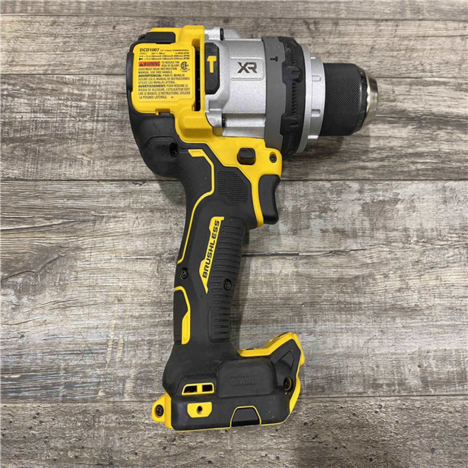 AS-IS DEWALT Atomic 20V Max Lithium-Ion Brushless Cordless Compact 1/4 in. Impact Driver Kit