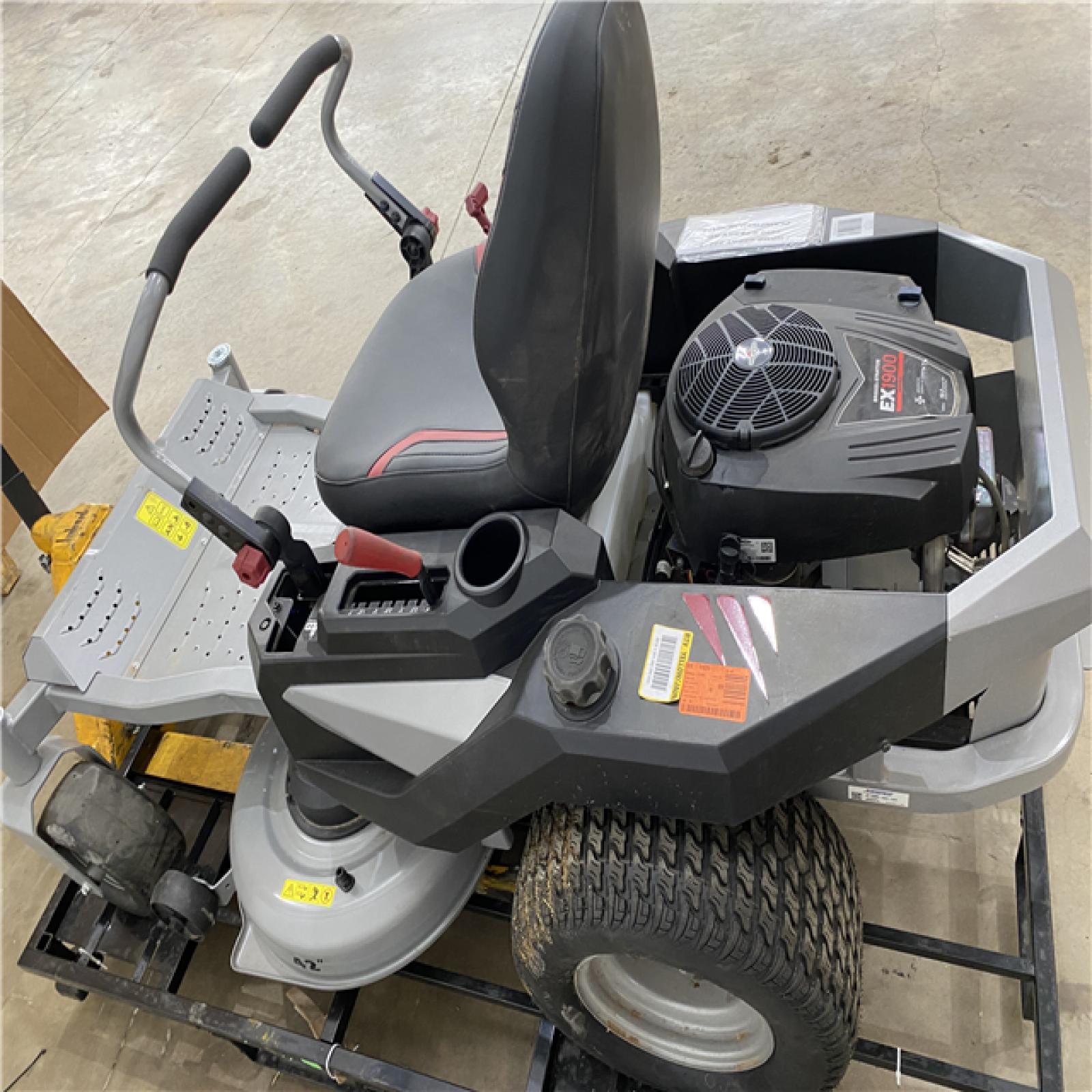 Houston Location - AS-IS Murray Briggs Stratton EX1900 Durable Riding Mower