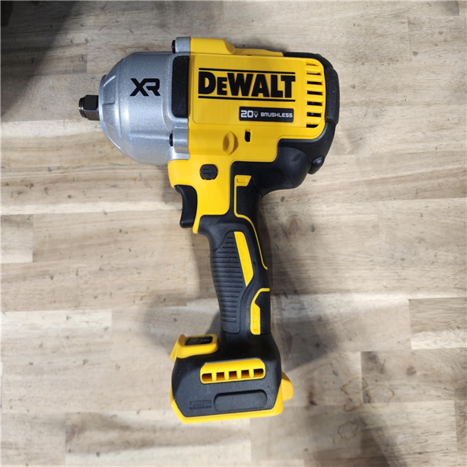 HOUSTON LOCATION - AS-IS Dewalt 20V MAX Lithium-Ion Cordless 1/2 in. Impact Wrench Kit