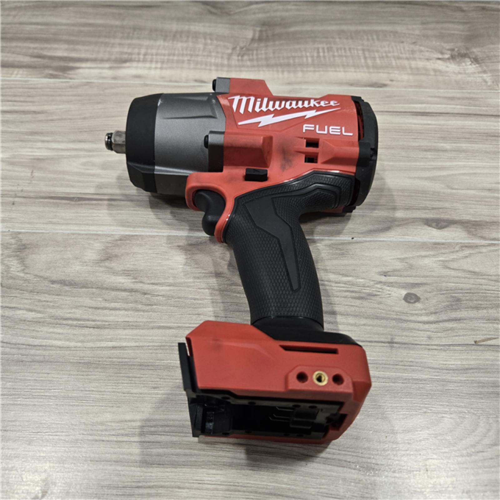 AS-IS Milwaukee M18 1/2 in. Cordless High Torque Impact Wrench Kit
