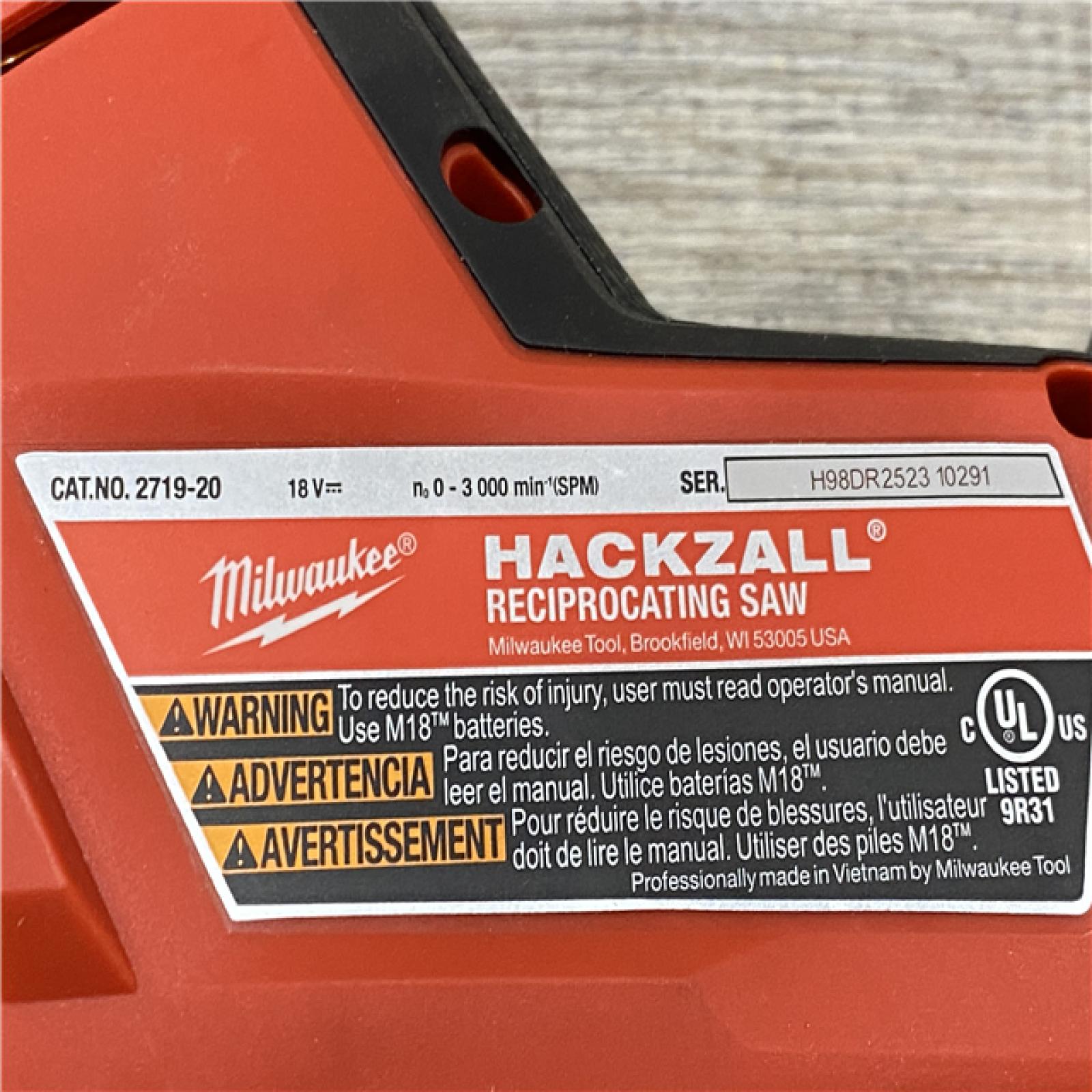 AS-IS Milwaukee FUEL 18V Lithium-Ion Brushless Cordless HACKZALL Reciprocating Saw Kit