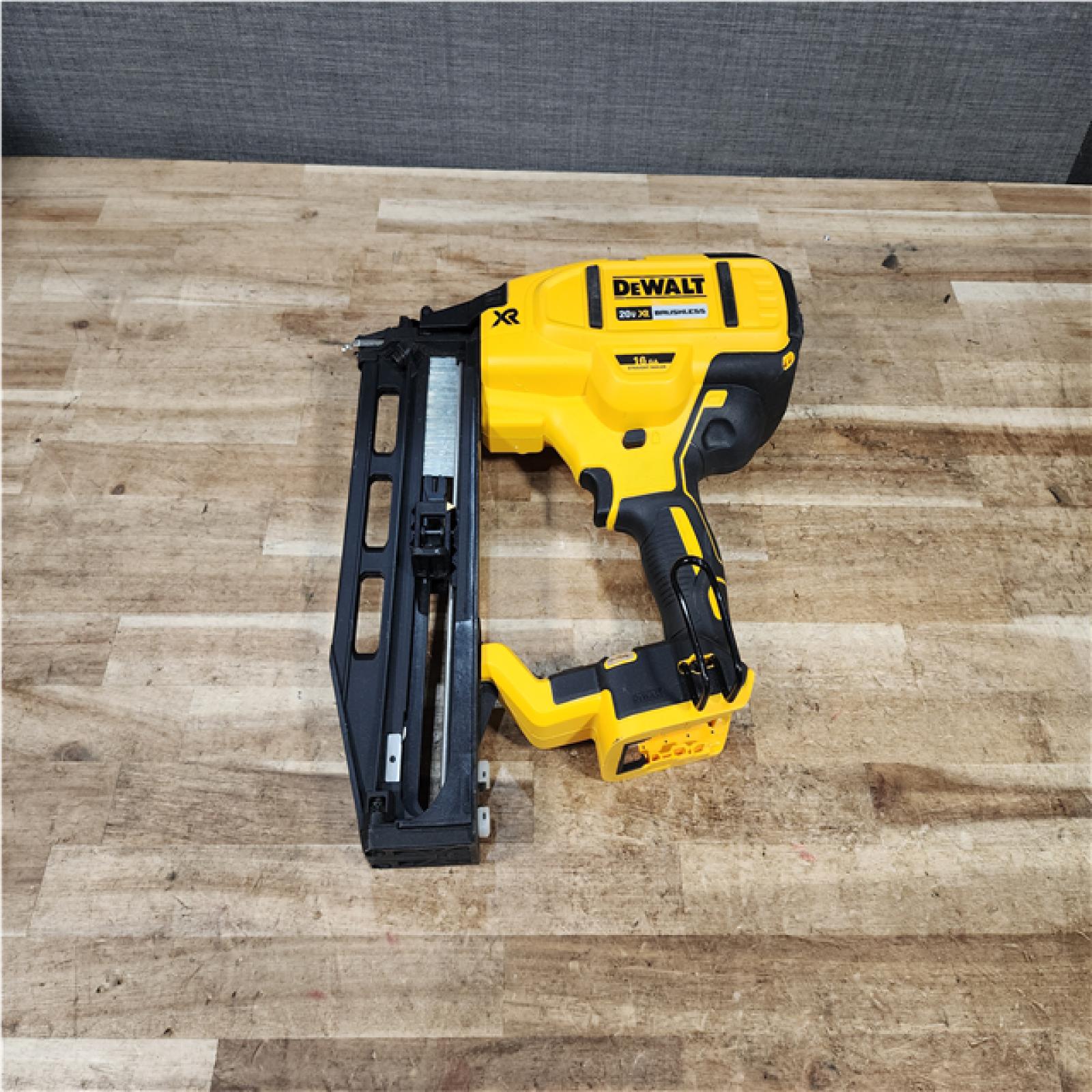 HOUSTON LOCATION - AS - IS DEWALT 20V MAX XR 16-Gauge Lithium-Ion Cordless Finish Nailer (Tool Only)