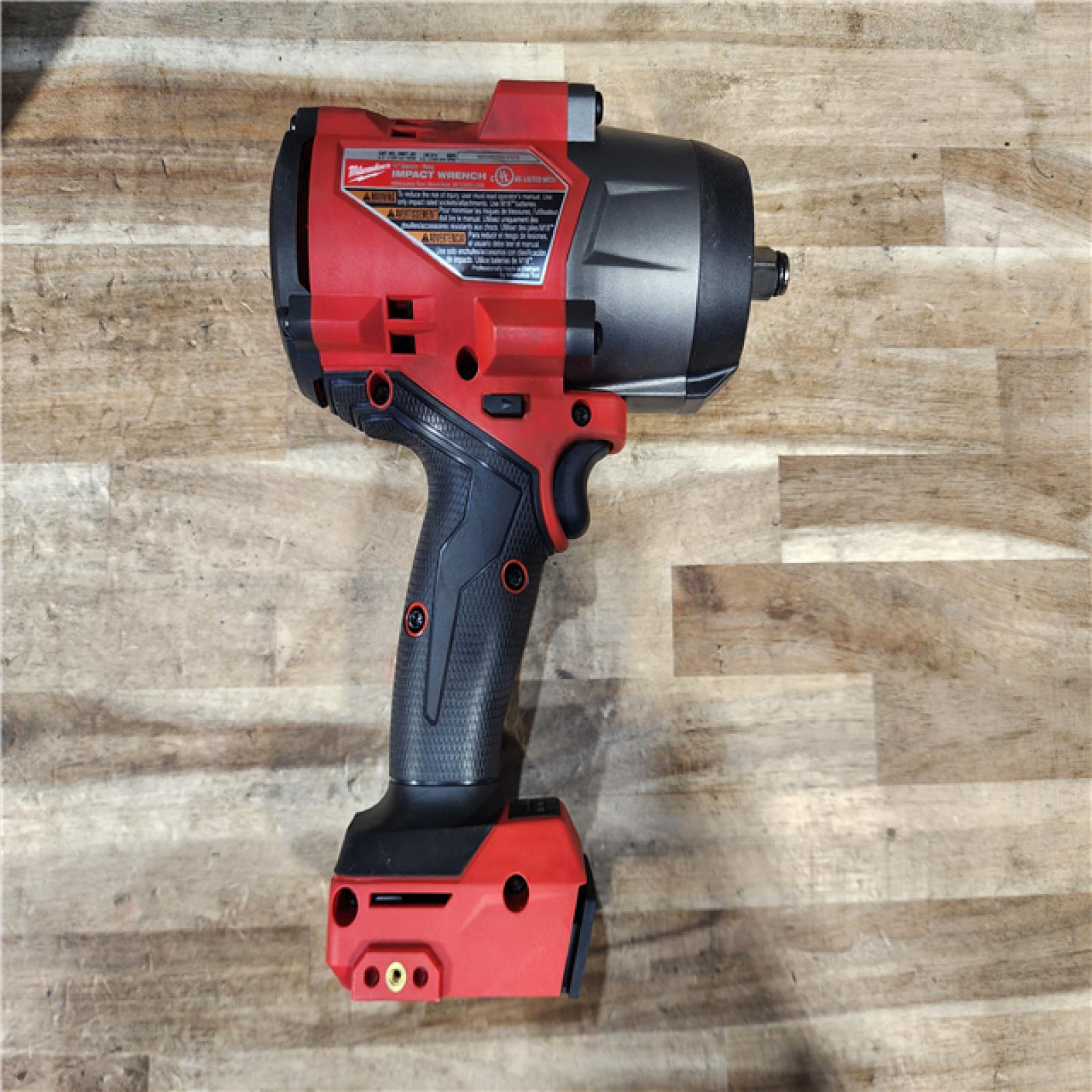 HOUSTON LOCATION - AS-IS Milwaukee FUEL 18V Lithium-Ion Brushless Cordless 1/2 in. Impact Wrench w/Friction Ring Kit