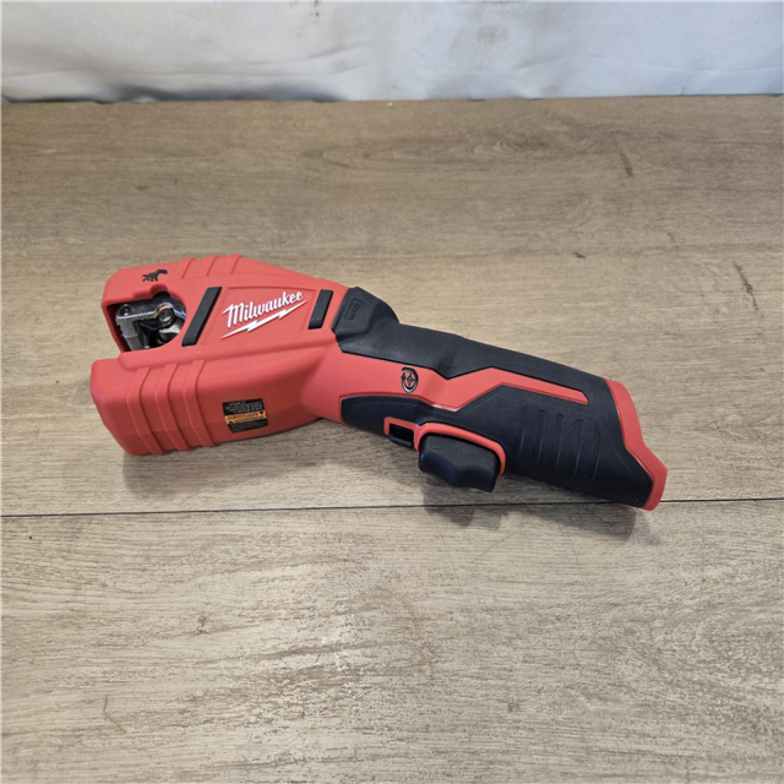 AS-IS Milwaukee M12 12V Cordless Copper Tubing Cutter (Tool-Only)