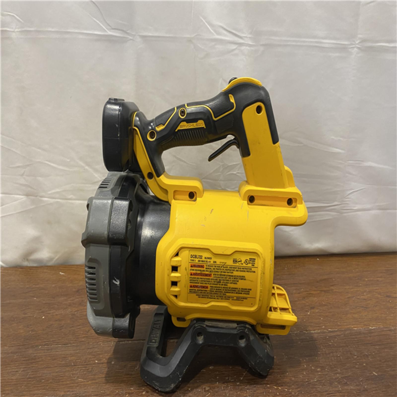 AS-IS DEWALT 20V MAX 125 MPH 450 CFM Brushless Cordless Battery Powered Blower (Tool Only)