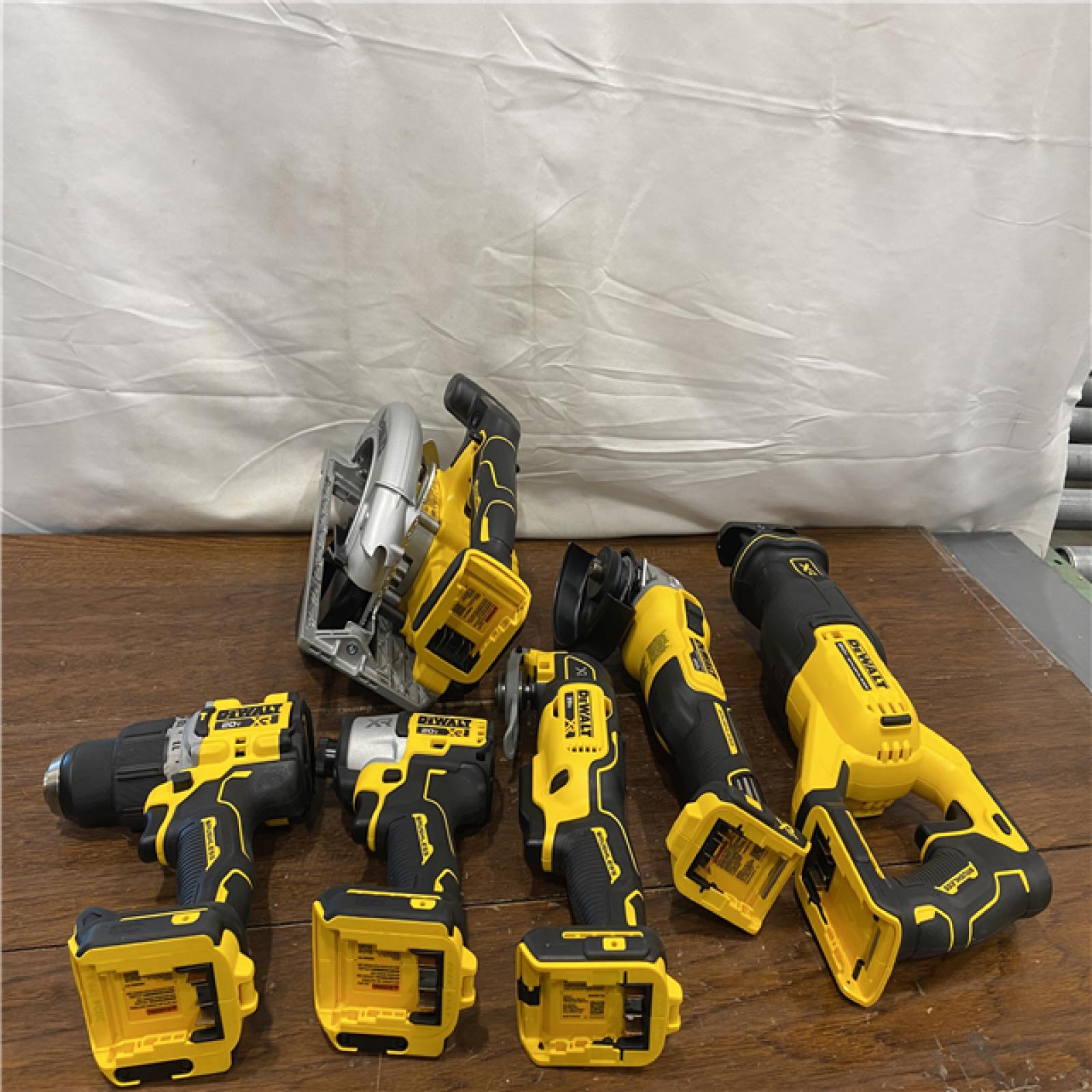 AS-IS 20-Volt XR Lithium-Ion 6-Tool Cordless Combo Kit with (2) 5.0 Ah Battery Packs and Charger
