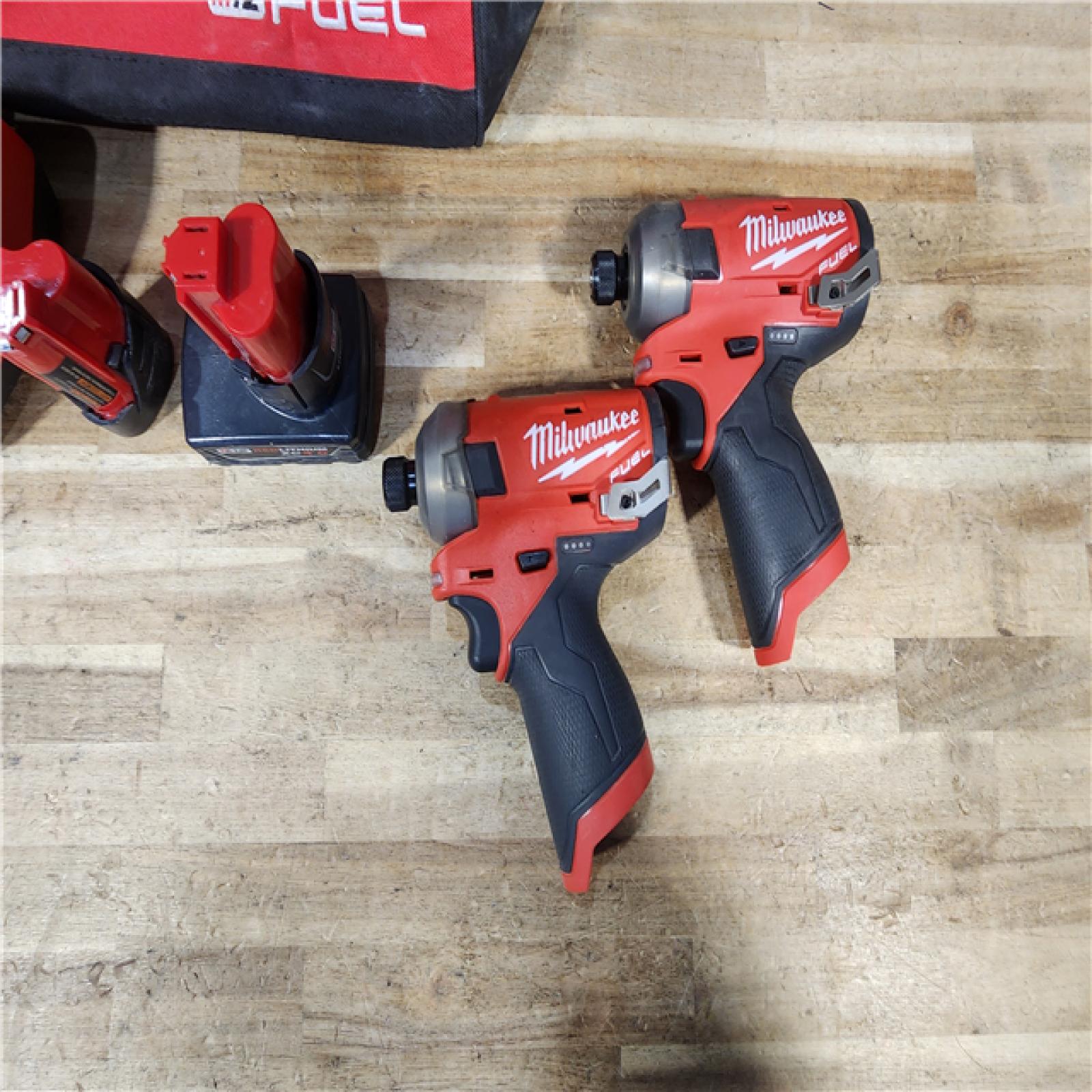 HOUSTON LOCATION - AS - IS Milwaukee 2 Tool Combo Kit W/ (2) Battery & Charger
