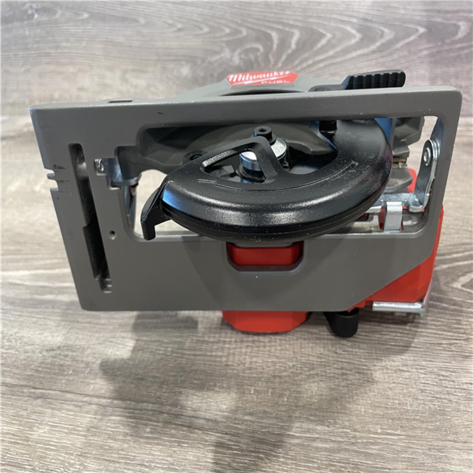 AS-IS Milwaukee FUEL 12V Lithium-Ion Brushless 5-3/8 in. Cordless Circular Saw (Tool-Only)
