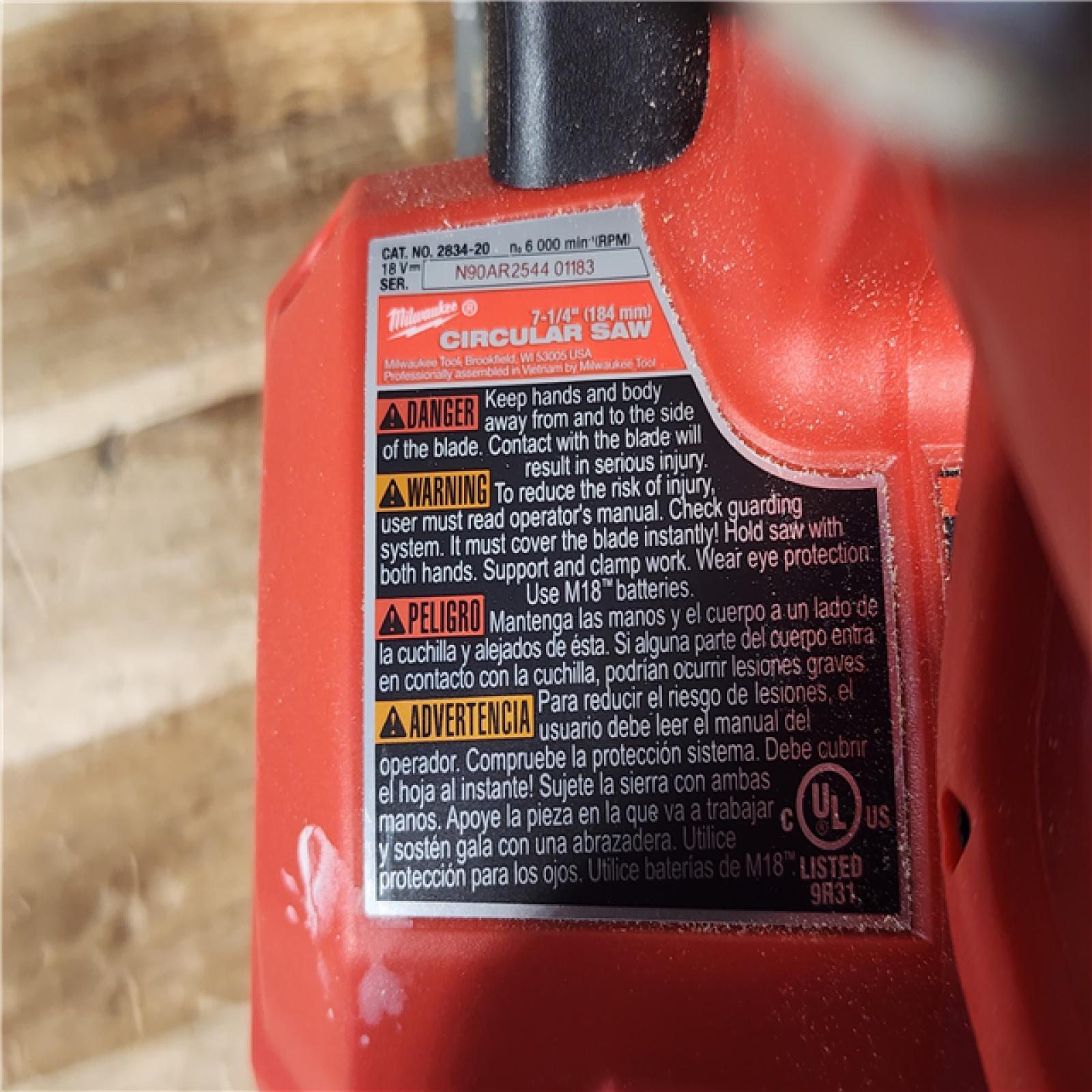 HOUSTON LOCATION - AS - IS Milwaukee FUEL 18V Lithium-Ion Brushless Cordless 7-1/4 in. Circular Saw (Tool-Only)