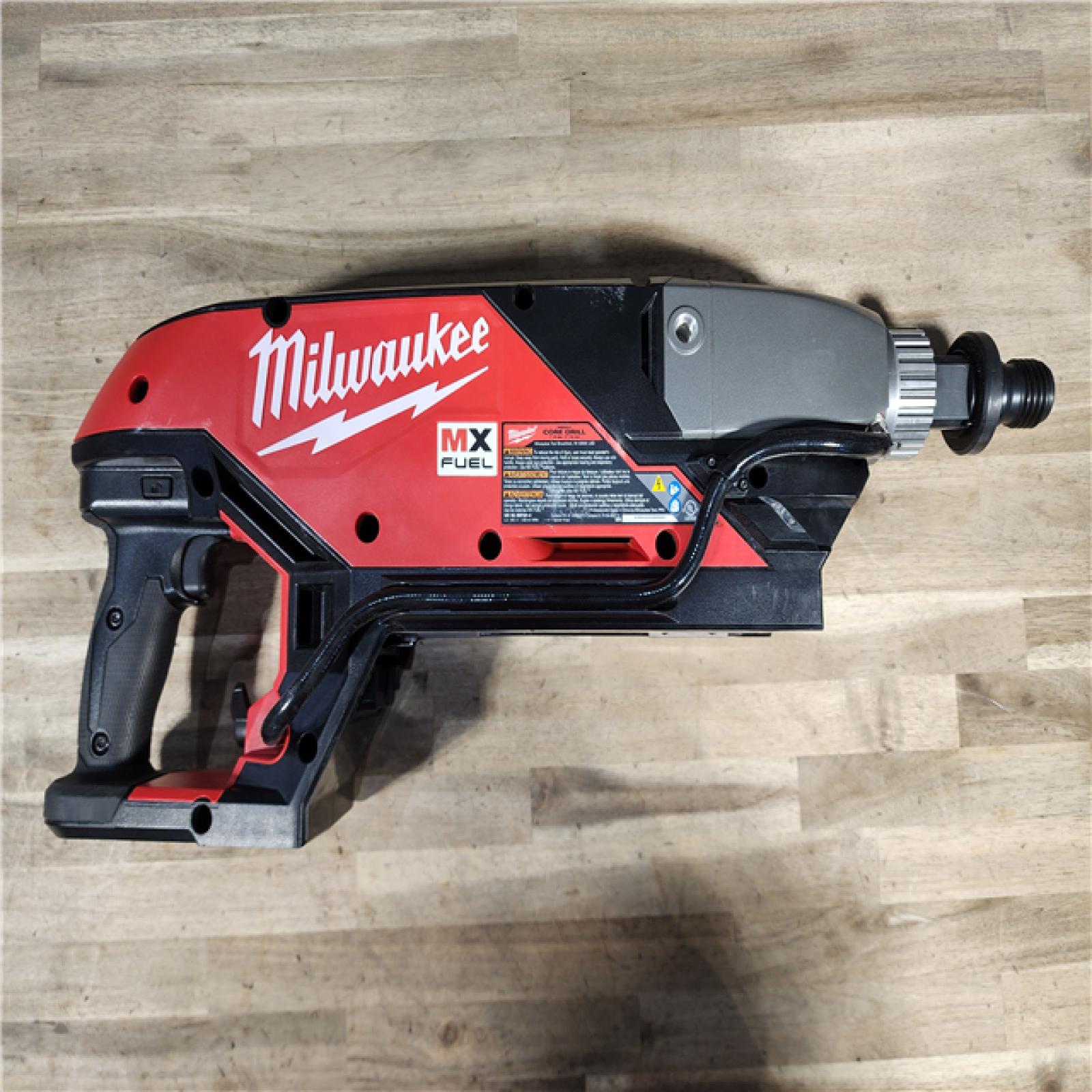 HOUSTON LOCATION - AS-IS Milwaukee MXF301-2CP MX FUEL Handheld Core Drill Kit W/ (2) BATTERY & CHARGER