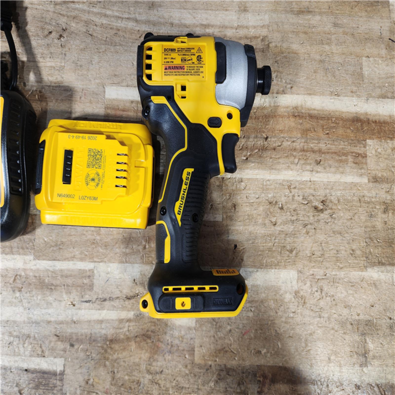 HOUSTON LOCATION - AS - IS DEWALT Atomic 20V Max Lithium-Ion Brushless Cordless Compact 1/4 in. Impact Driver Kit