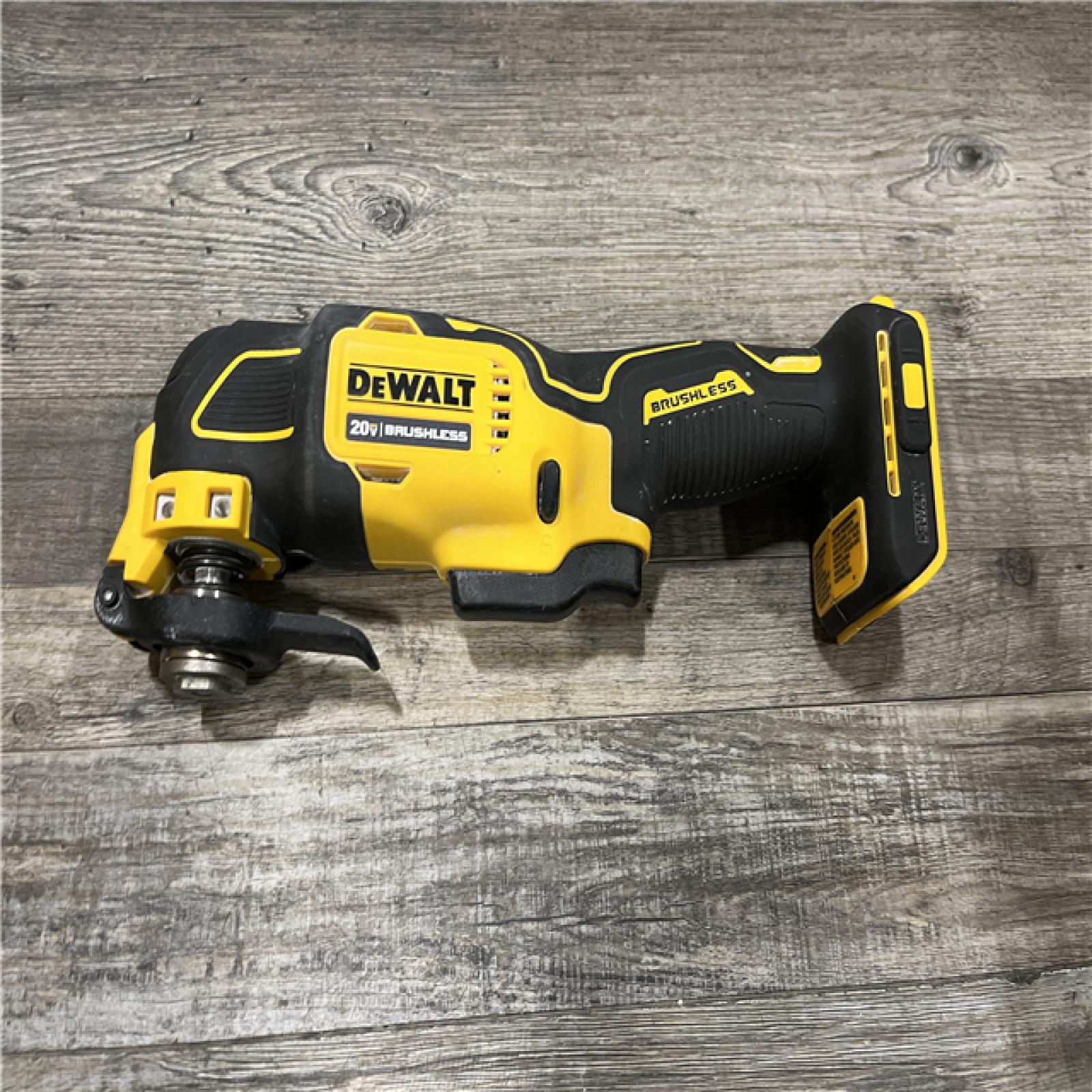 AS-IS DEWALT ATOMIC 20V MAX Cordless Brushless Oscillating Multi Tool Kit