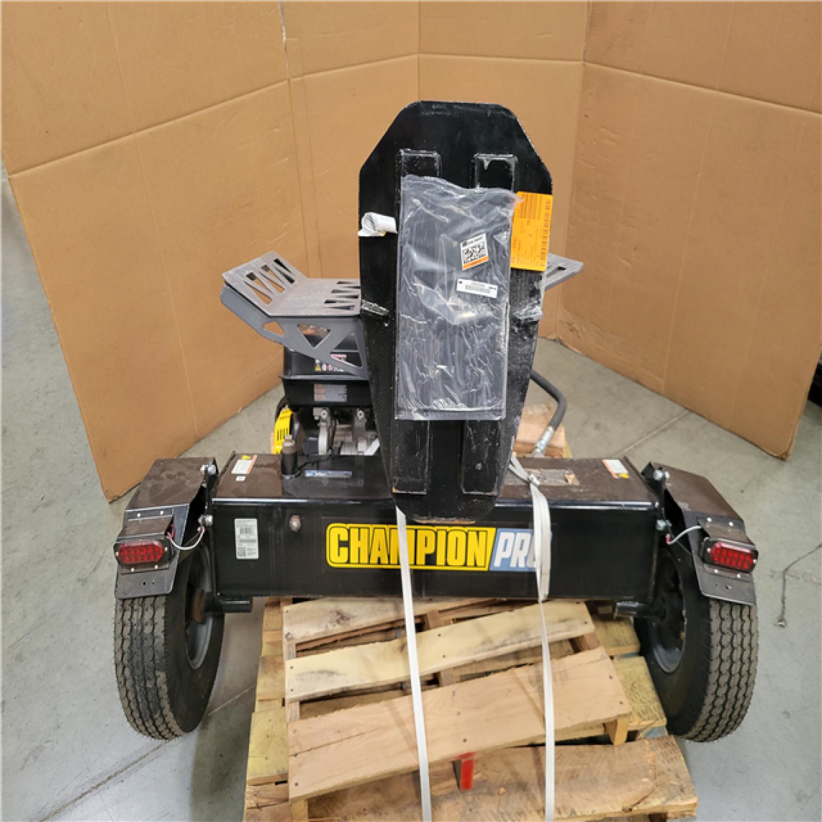 CALIFORNIA AS-IS CHAMPION PRO 40 TON LOG SPLITTWR W/ 338CC MOTOR