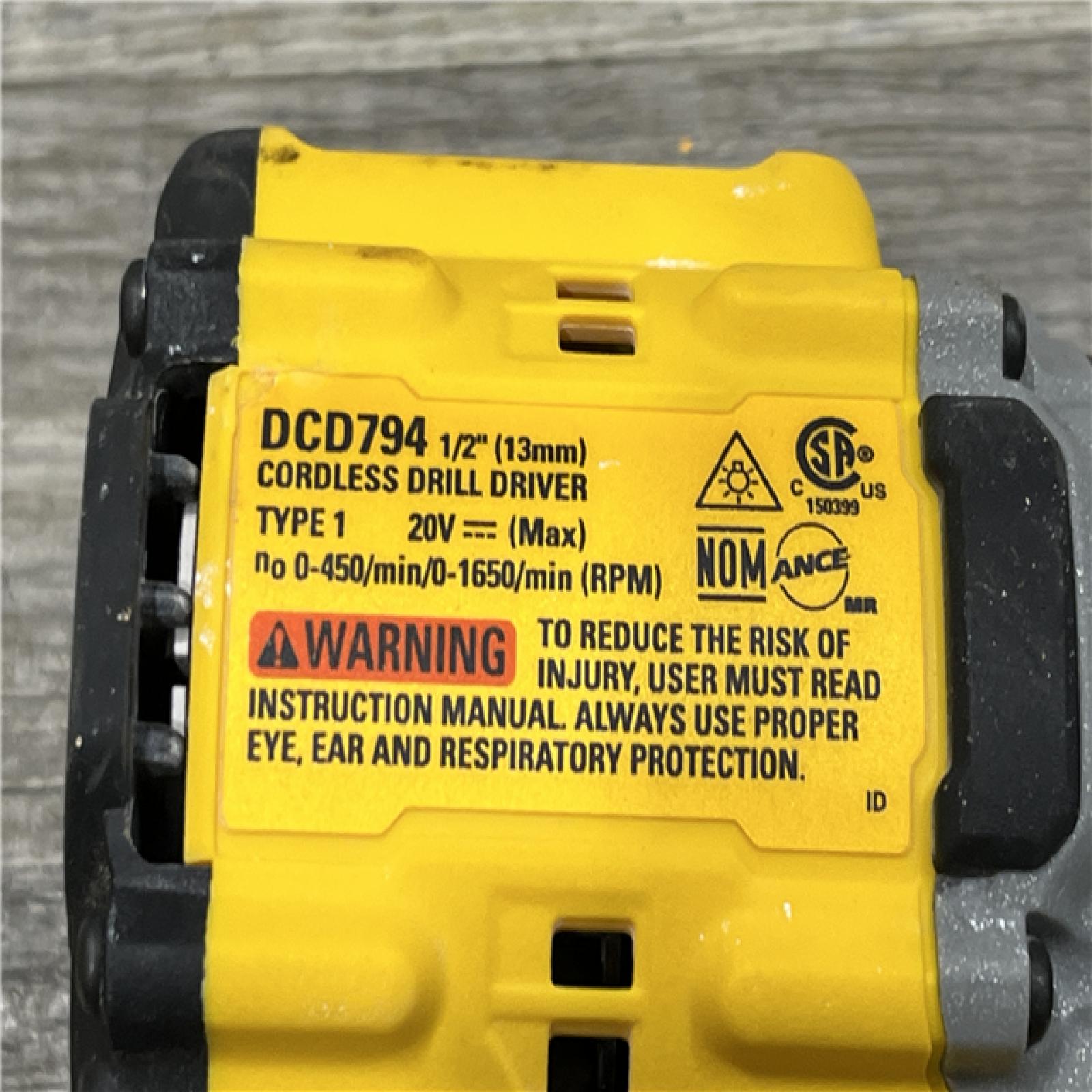 AS-IS DEWALT Atomic 20V Lithium-Ion Cordless Compact 1/2 in. Drill/Driver Kit