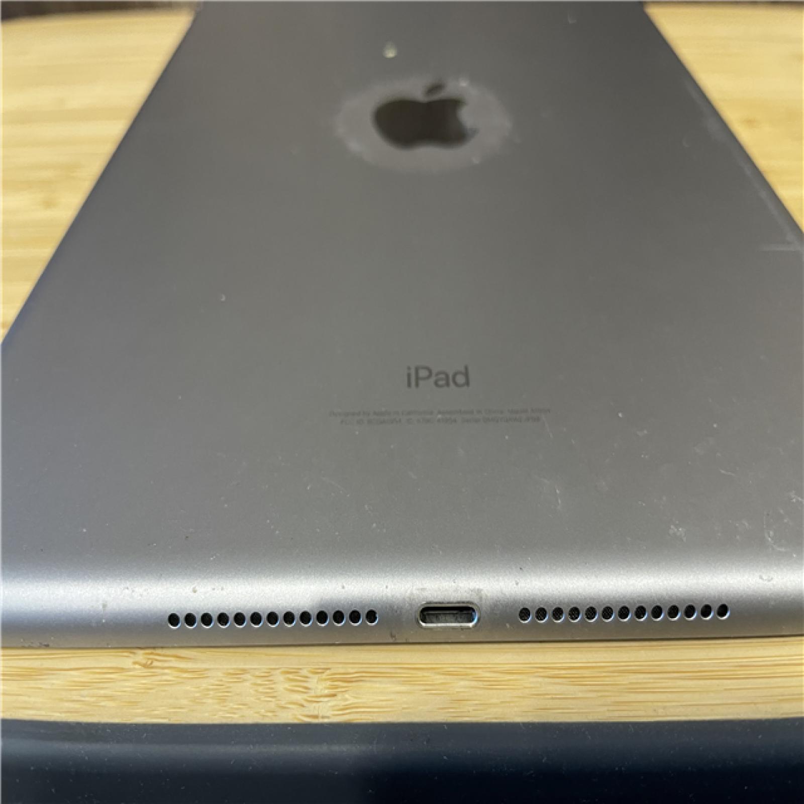 Apple iPad 32GB (6TH Generation ) Silver
