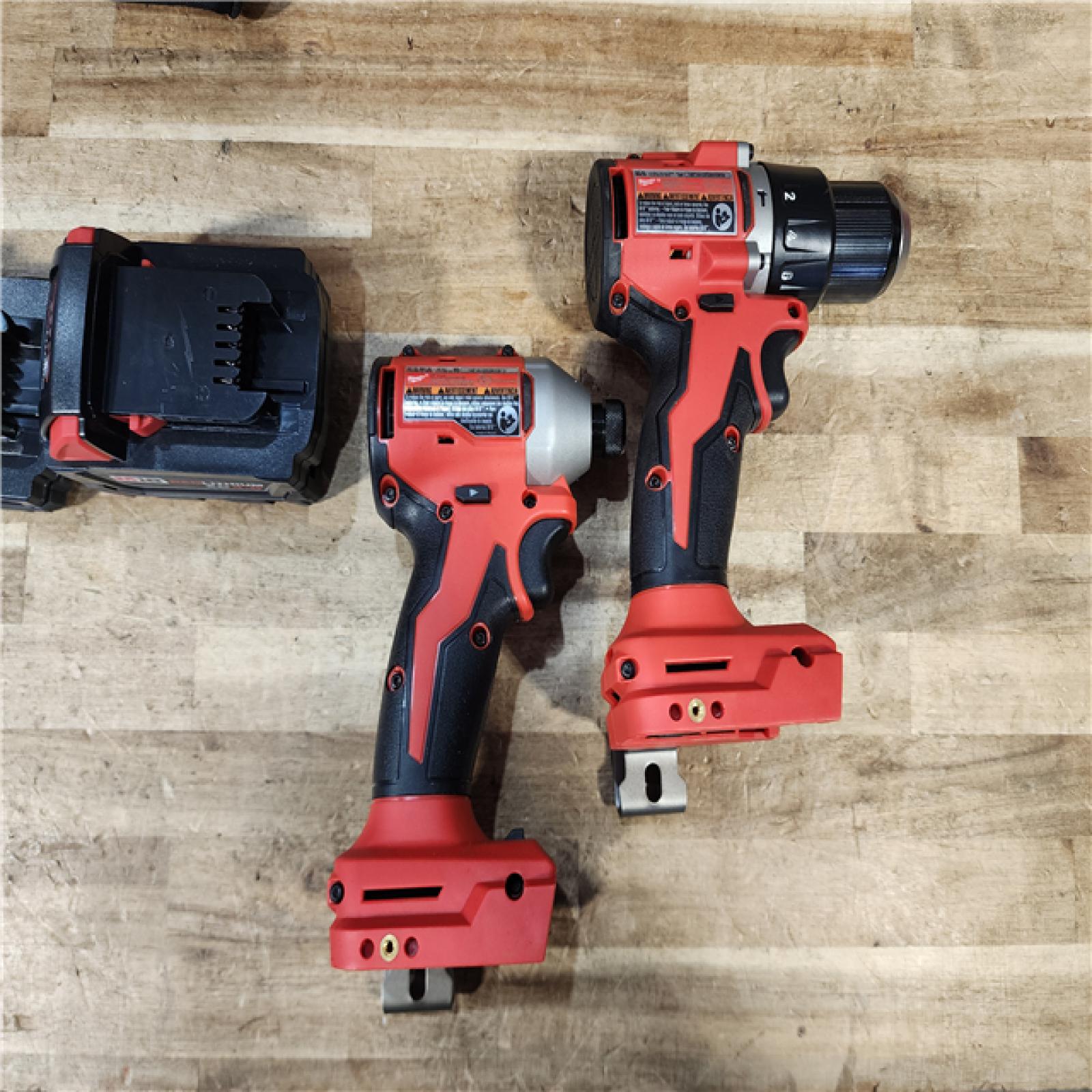 HOUSTON LOCATION - AS - IS Milwaukee 2 Tool Combo Kit W/ (2) Battery & Charger