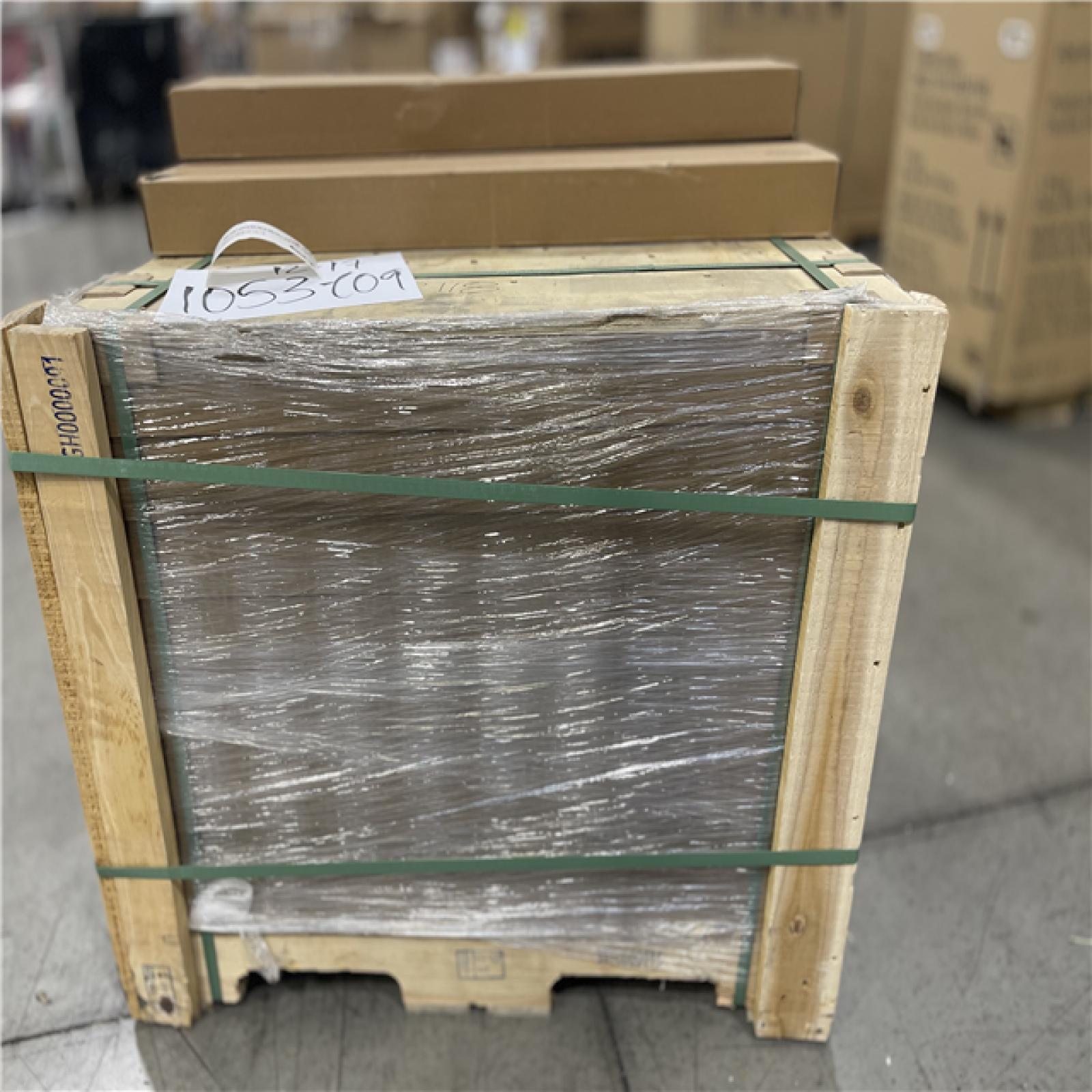 DALLAS LOCATION - TrafficMaster Elk Run 6 MIL x 6 in. W x 36 in. L Waterproof Click Lock Vinyl Plank Flooring (23.95 sq. ft./Case)PALLET-(32 UNITS)