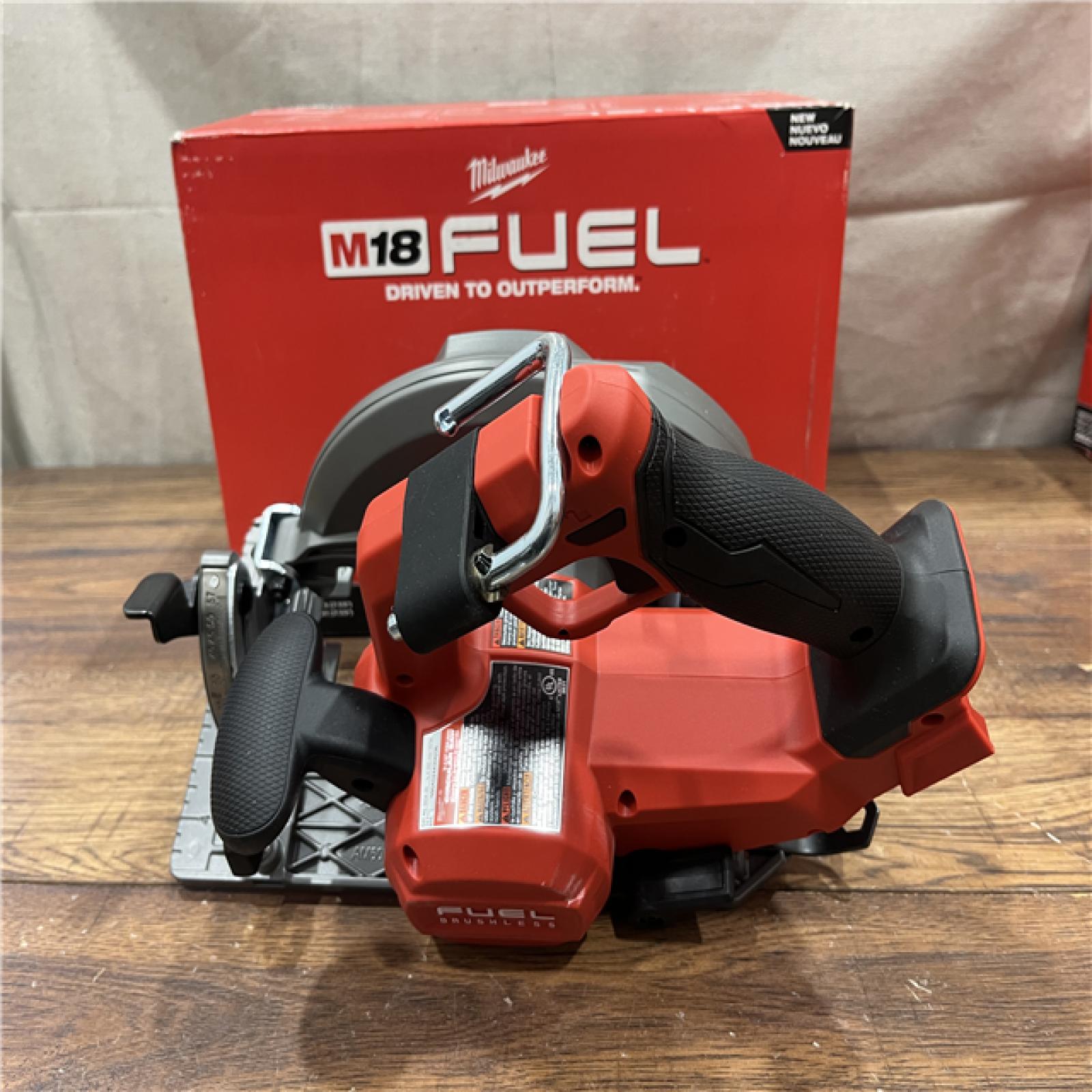 AS-IS Milwaukee Tools M18 FUEL 7-1/4 Circular Saw (Tool Only) 2834-20