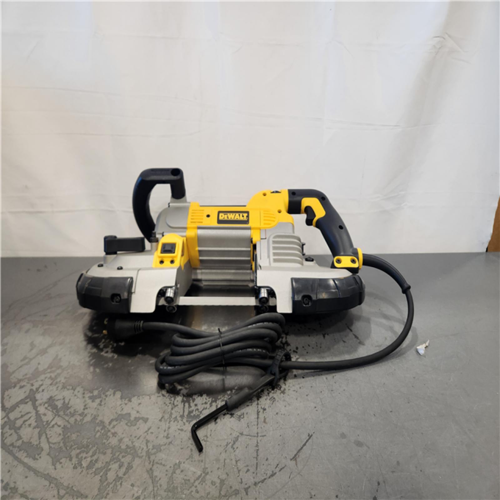 AS-IS- 10 Amp Deep Cut Band Saw Kit