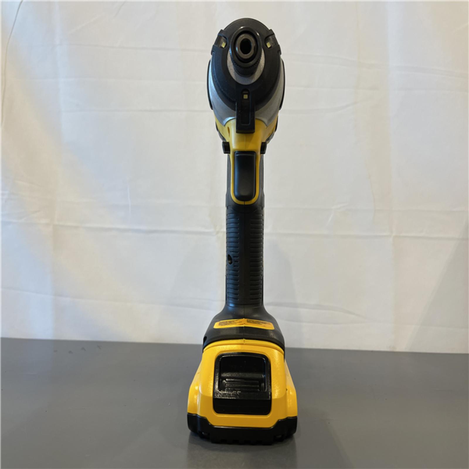 Like New! - DeWALT ATOMIC 20V MAX Cordless Compact Impact Driver Kit