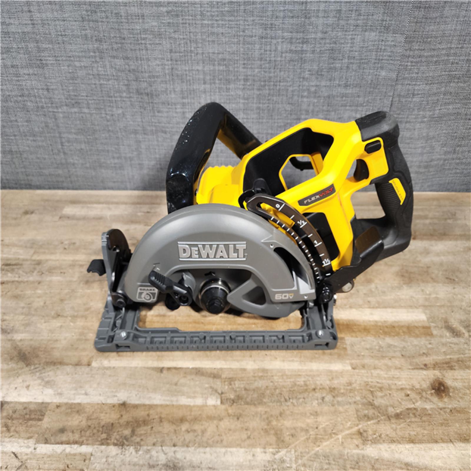 HOUSTON LOCATION - AS-IS (APPEARS LIKE NEW) DEWALT FLEXVOLT 60V MAX Cordless Brushless 7-1/4 in. Wormdrive Style Circular Saw (Tool Only)