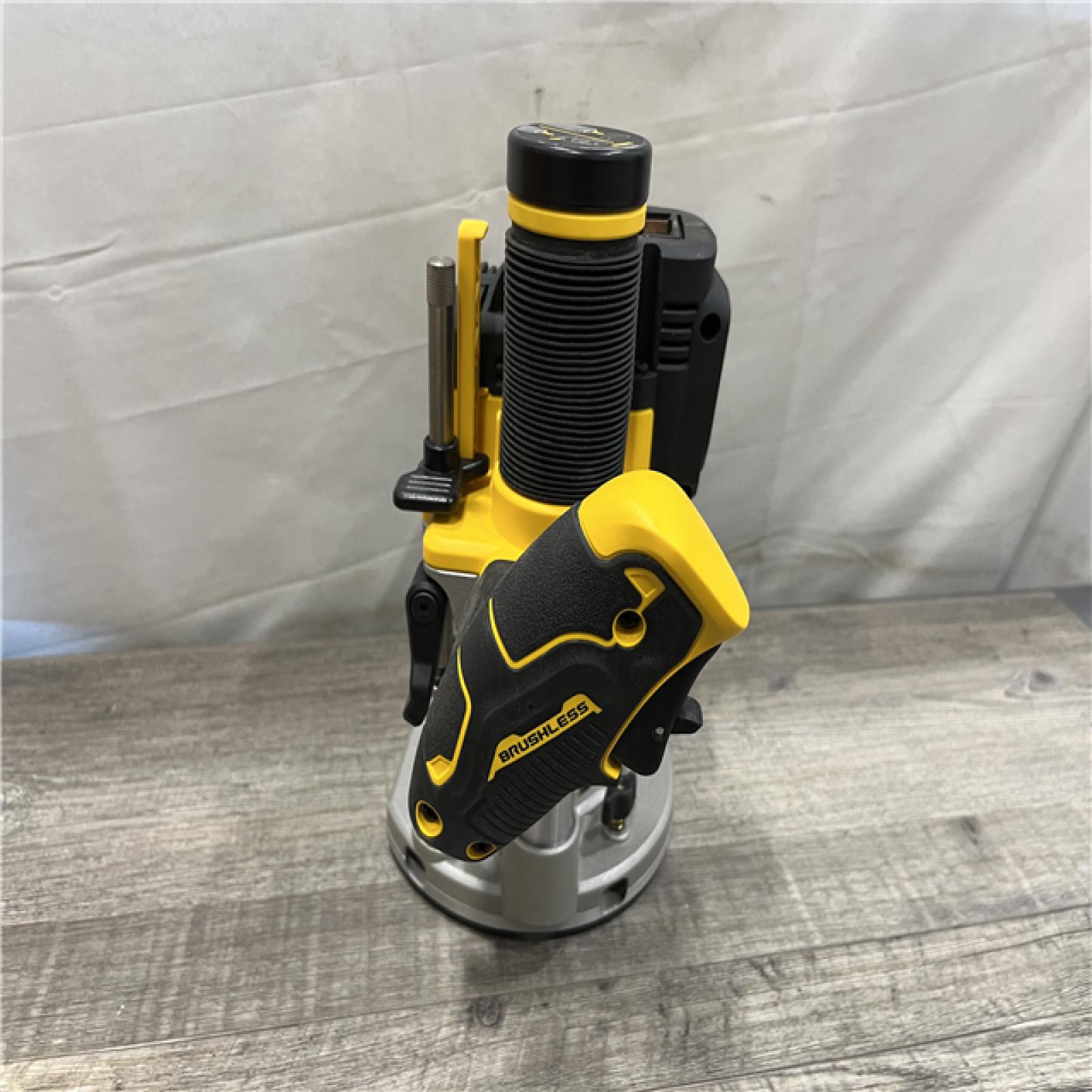 AS-IS DEWALT 20V MAX XR 2-1/4 Peak HP Brushless Cordless Plunge Router (Tool Only)