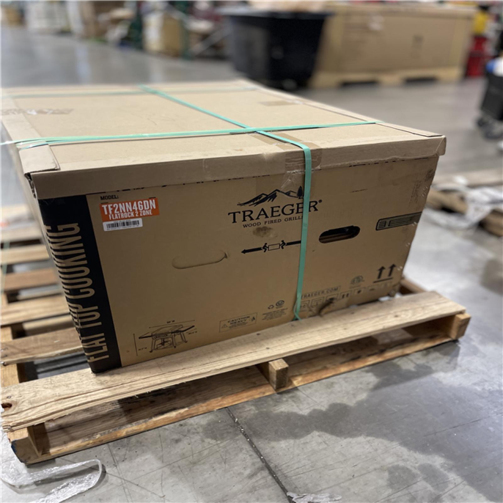 DALLAS LOCATION- NEW!- Traeger Traeger Flatrock 2-Burner Zone Grill  Propane Black Flat Top Griddle