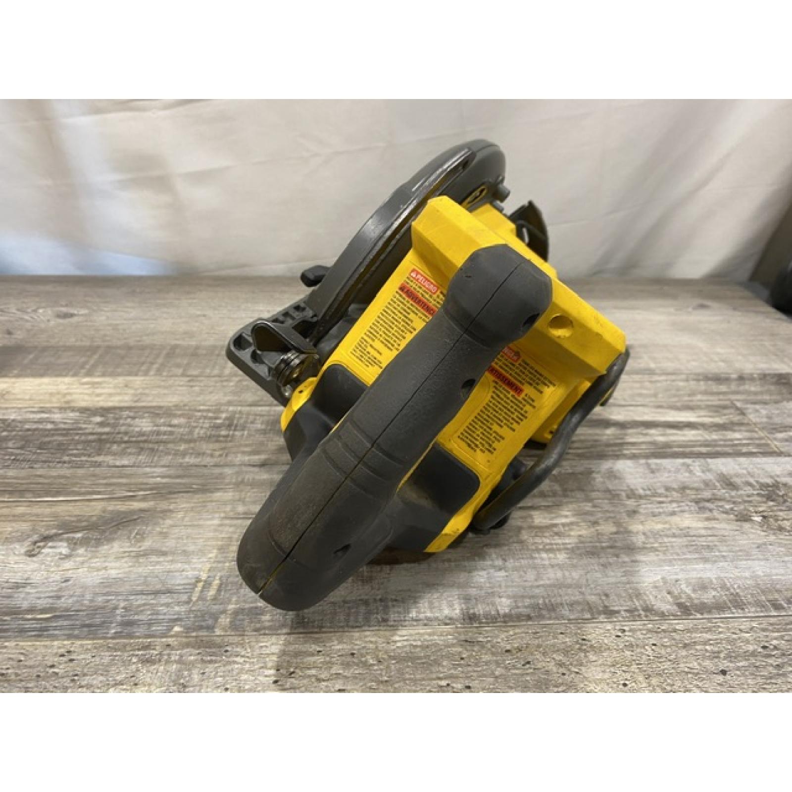 AS-IS DEWALT FLEXVOLT 60V MAX Cordless Brushless 7-1/4 in. Wormdrive Style Circular Saw (Tool Only)