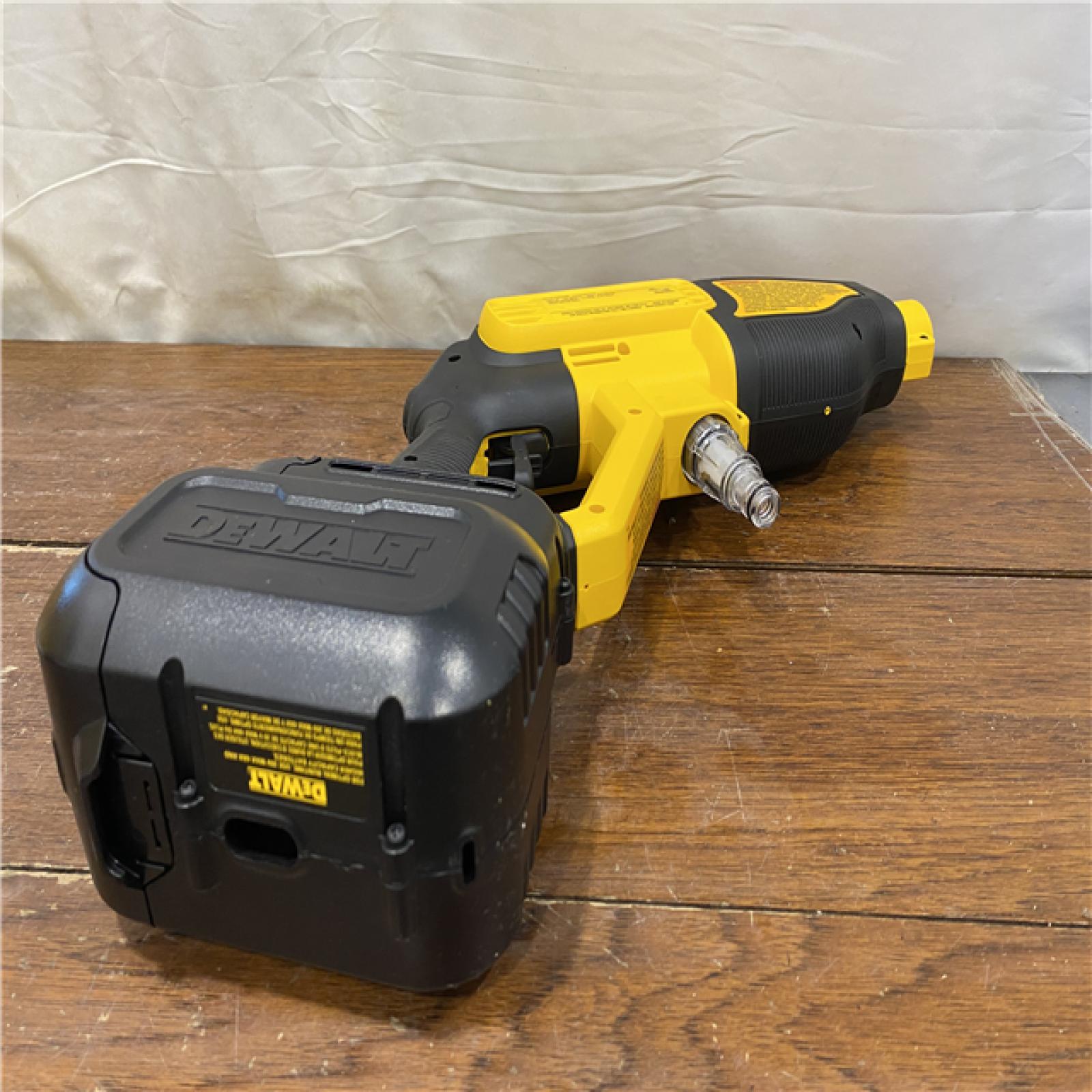 AS-IS Dewalt 20V 550 PSI  1 GPM Cordless Power Cleaner W/ 4 Nozzles Tool-Only DCPW550B
