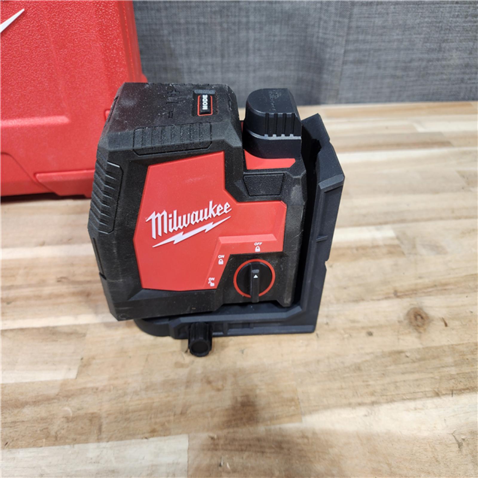 HOUSTON LOCATION - AS-IS Milwaukee 100 ft. REDLITHIUM Lithium-Ion USB Green Rechargeable Cross Line Laser Level with Charger
