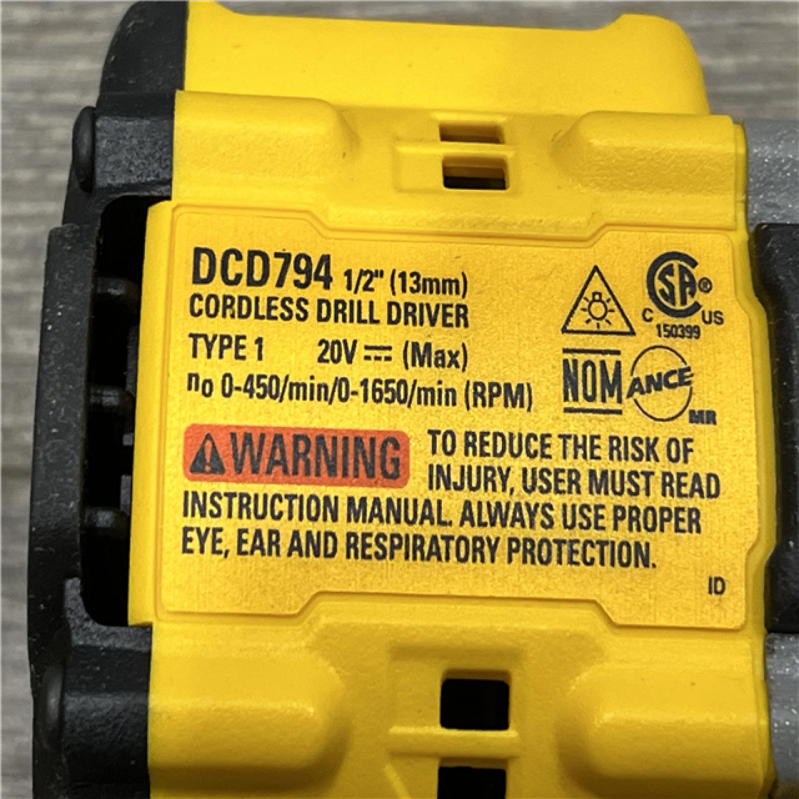 AS-IS DEWALT ATOMIC 20-Volt MAX Lithium-Ion Cordless Combo Kit