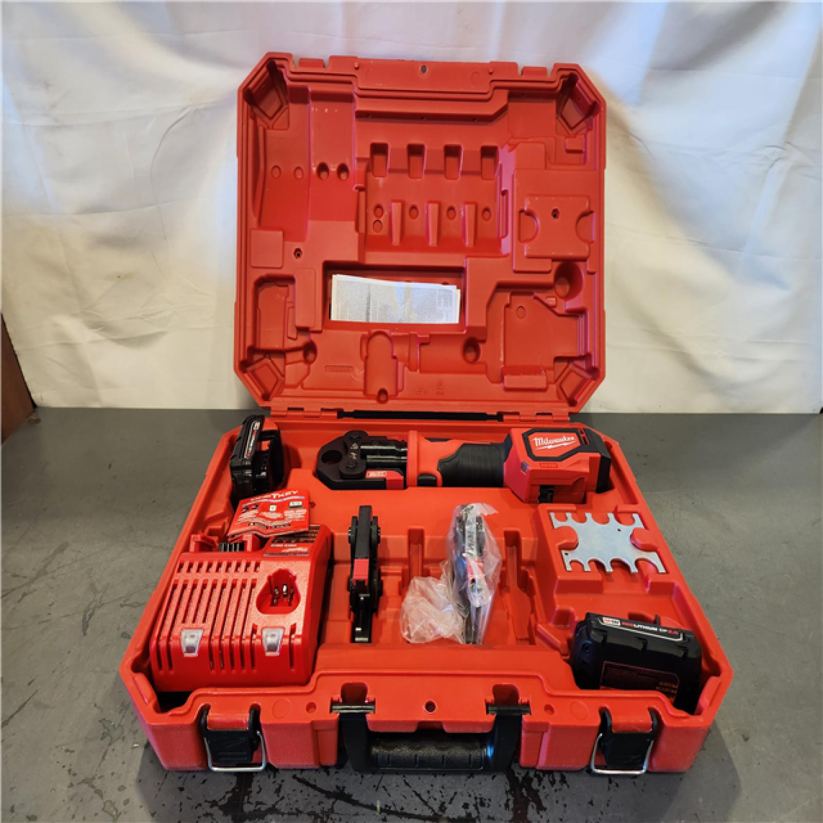 AS-IS- Milwaukee M18 18V Lithium-Ion Cordless Short Throw Press Tool Kit