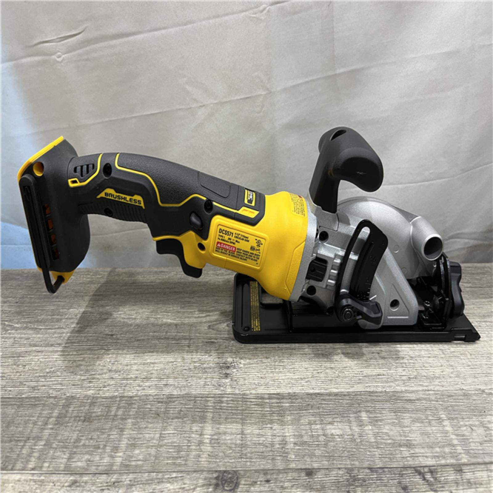 AS-IS DEWALT ATOMIC 20V MAX Cordless Brushless 4-1/2 in. Circular Saw (Tool Only)